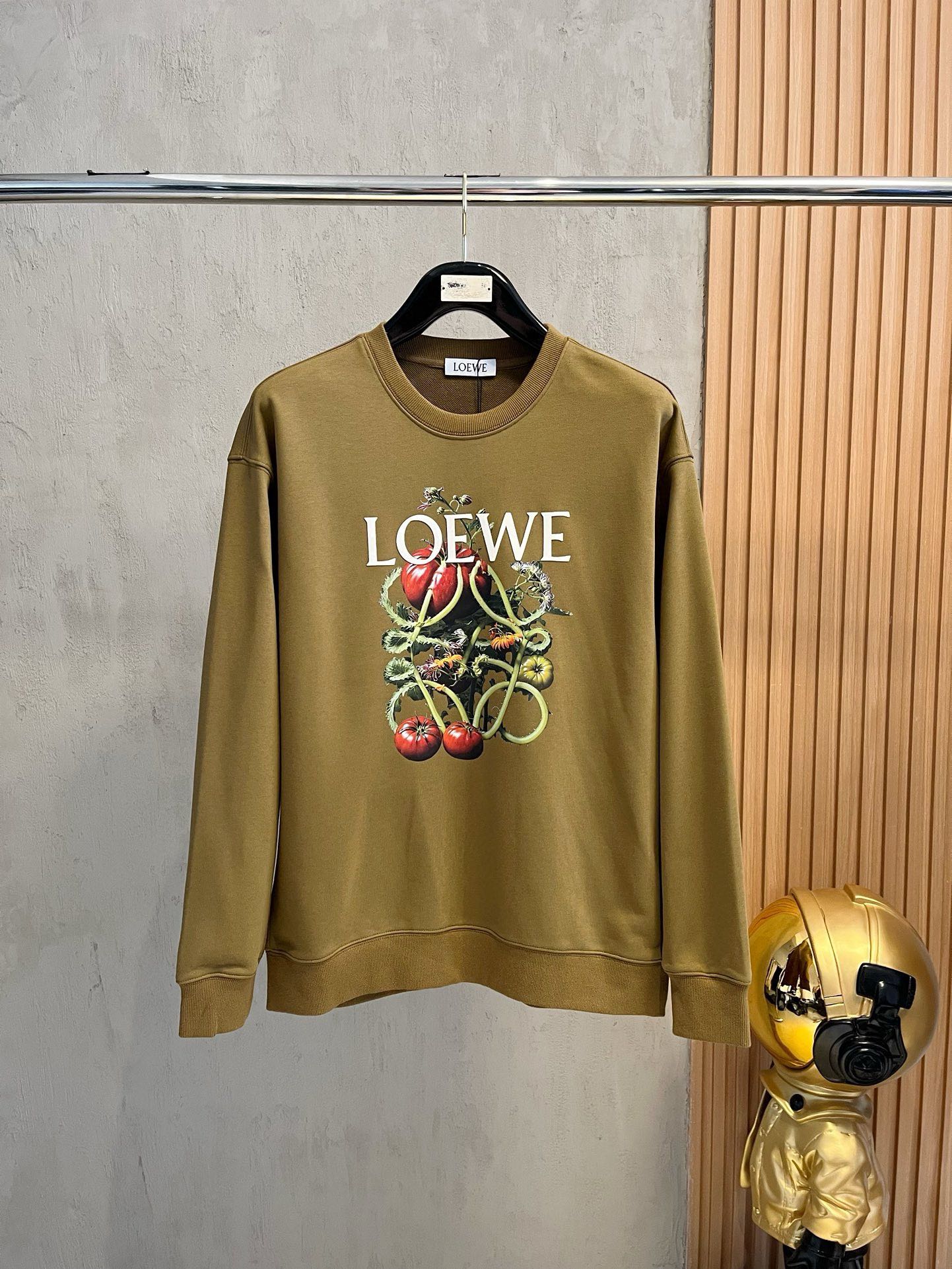 LOEWE罗意威秋冬新款高克重380克重磅卫衣出货啦！！定制高克重纯棉卫衣面料搭配当下流行重工工艺做工走