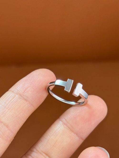 Tiffany & Co. T-Serie Zilveren Open Ring - Stijlvol & Modern Design 1 Tiffany & Co. T-Serie Zilveren Open Ring - Stijlvol & Modern Design