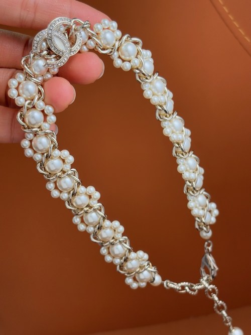 Chanel CC Pearl Embellished Choker Necklace, Elegant Women's Jewelry 1 Chanel CC Pearl Embellished Choker Necklace, Elegant Women's Jewelry