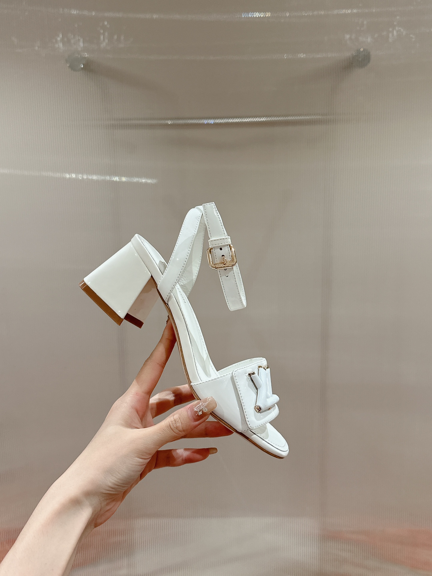 chaussures femme LV — photo 2