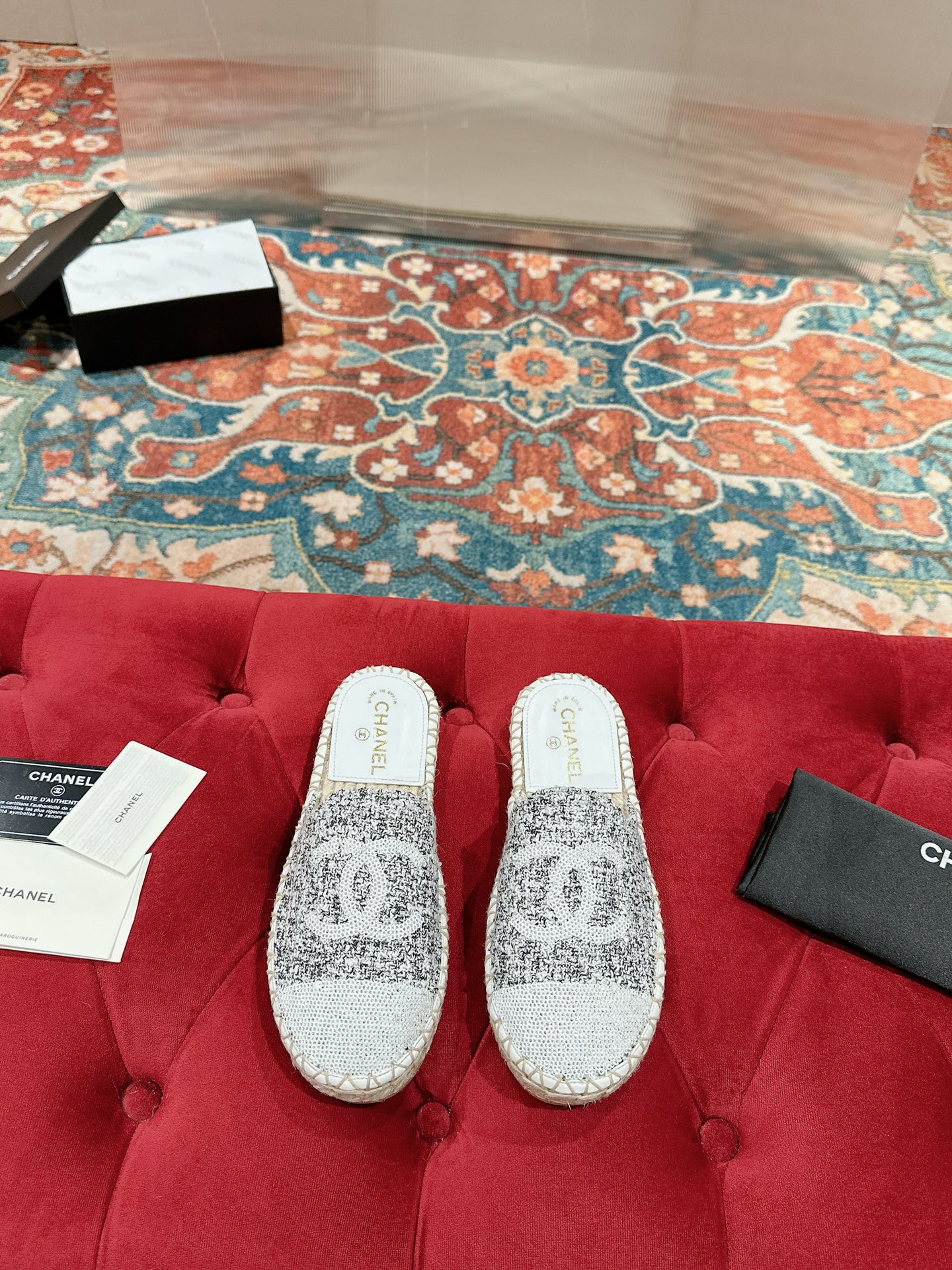 NO:258727,CHANEL's new early spring fisherman's shoes, top version, all the inner foot pads are made of original imported sheepskin!  Code number 35 - 40 (34.41.42 customized, non-returnable) standard code, complete package, semi-torque, chanel, espadrilles, sheepskin19860909CHANEL 早春新款渔夫鞋 顶级版本 内里垫脚均采用原版进口羊皮 ！码数35 - 40（34.41.42定制 不退换）标准码 配全套包装,半拖,chanel,espadrilles,sheepskin,Women's Shoes