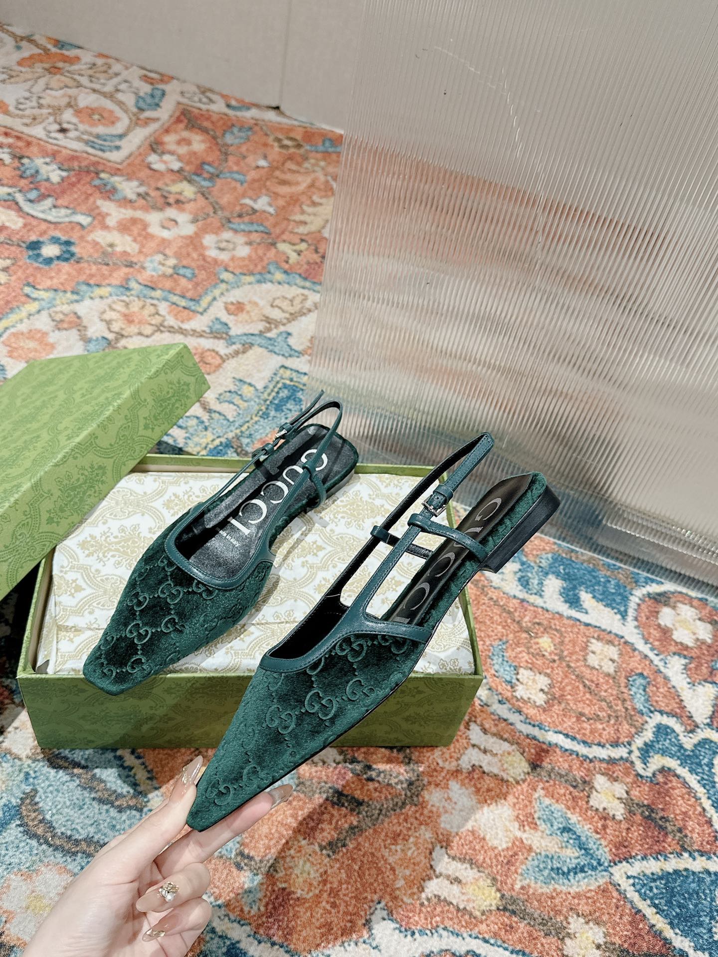 Gucci 2023 Winter New Metal Heel Pointed Women's Single Shoes 3 i1719041454 621 7