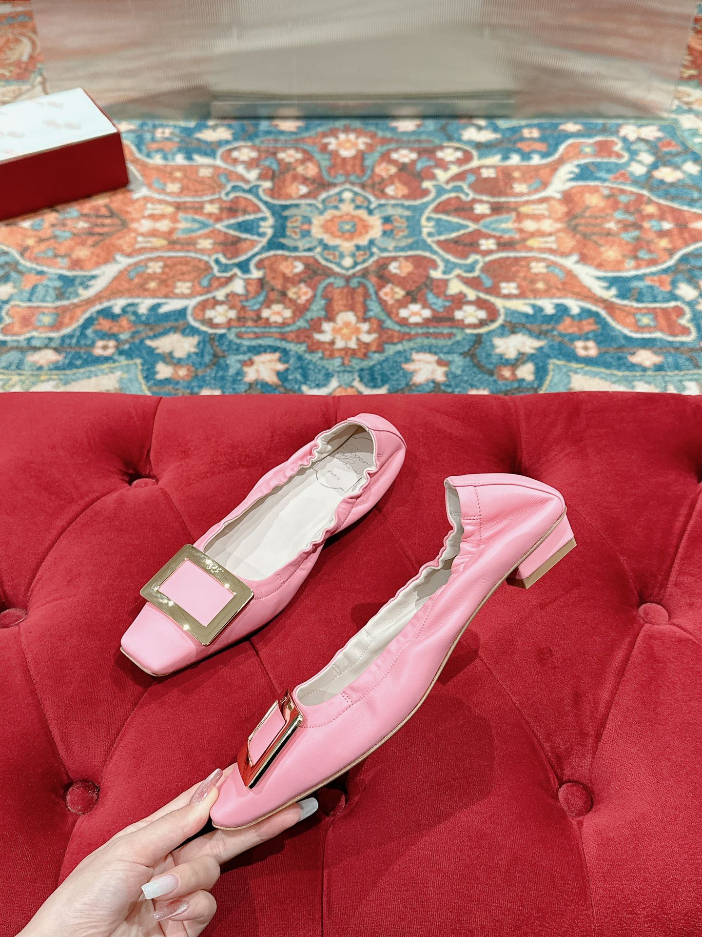 Roger Vivier RV Classic Ballet Shoes: Luxury Sheepskin, Italian Sole, Sizes 35-39 - 图片 1