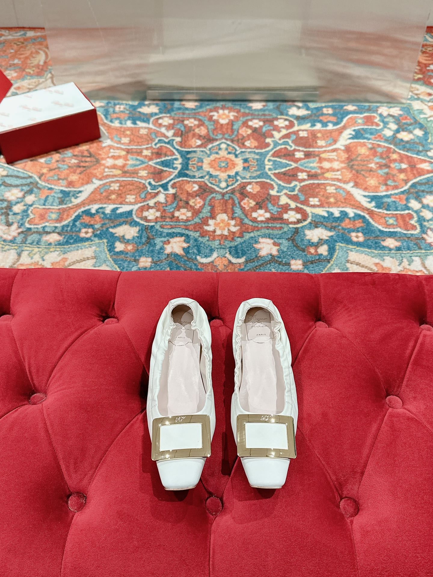 Roger Vivie RV Classic Sheepskin Ballet Shoes: Luxury Comfort and Style in Every Step - 图片 2