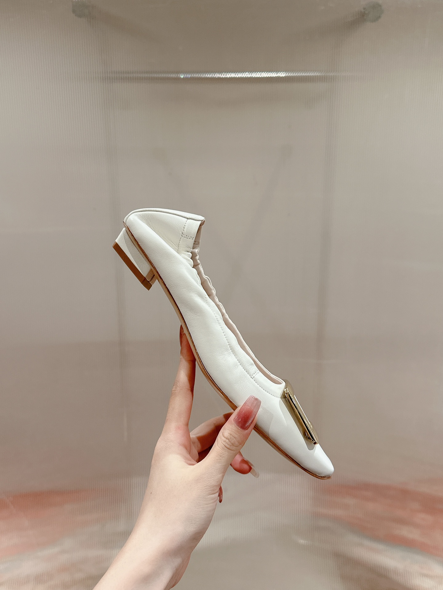 Roger Vivie RV Classic Sheepskin Ballet Shoes: Luxury Comfort and Style in Every Step - 图片 4