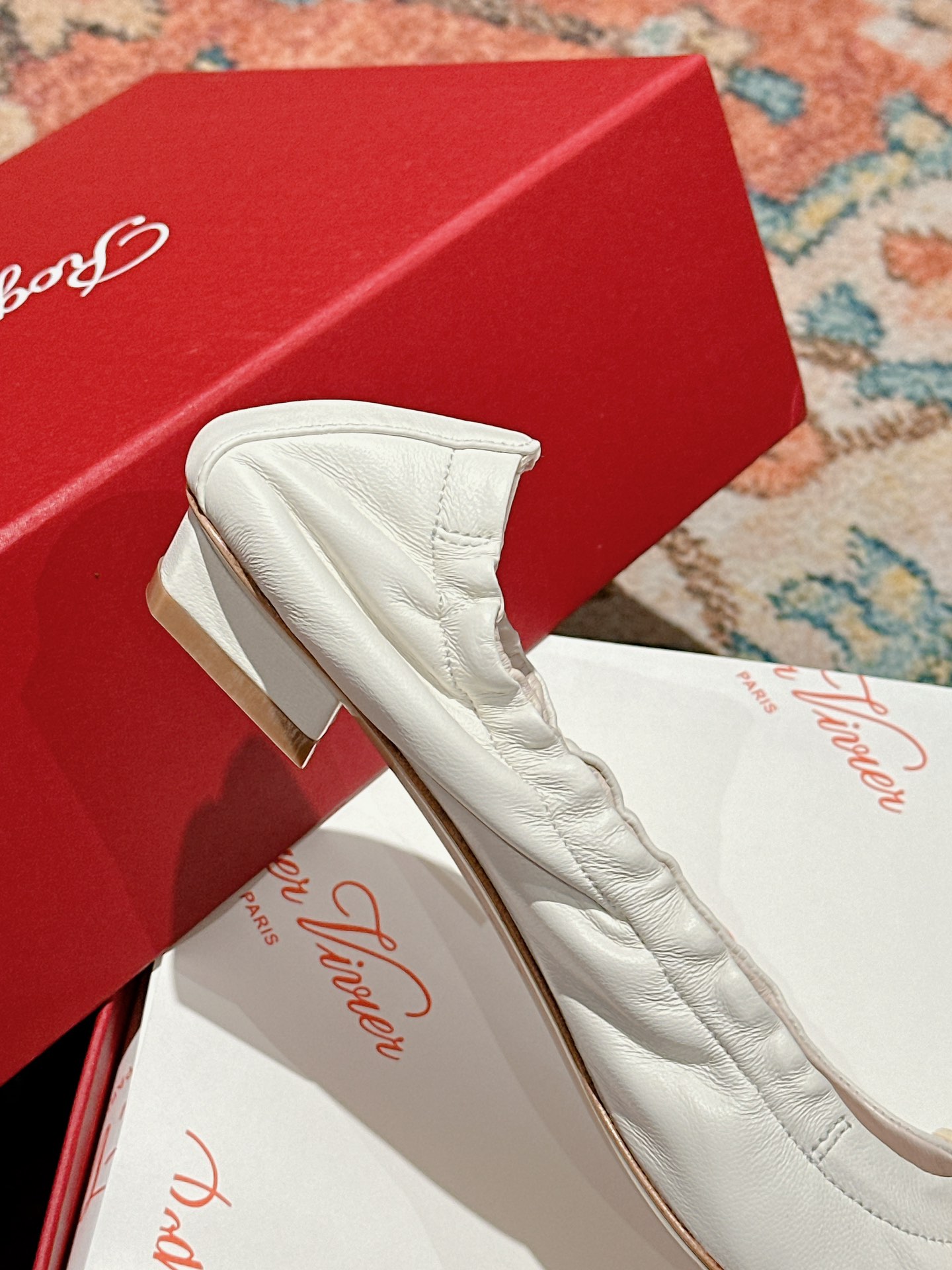 Roger Vivie RV Classic Sheepskin Ballet Shoes: Luxury Comfort and Style in Every Step - 图片 6