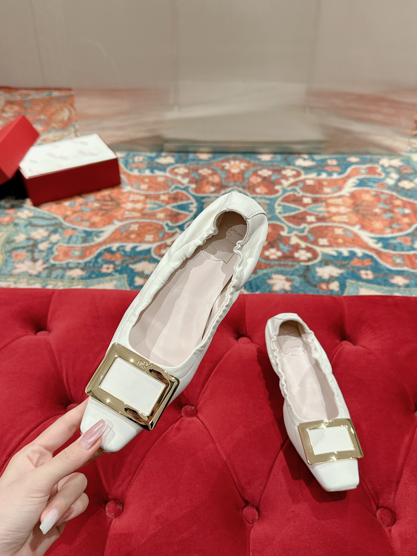 Roger Vivie RV Classic Sheepskin Ballet Shoes: Luxury Comfort and Style in Every Step - 图片 5