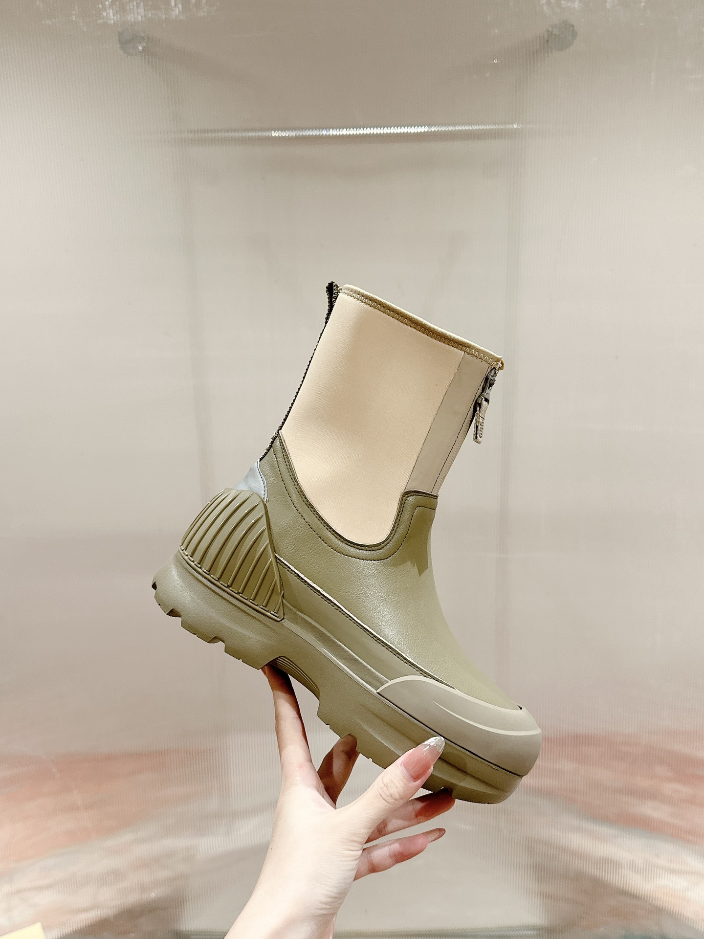 [UGG Women
