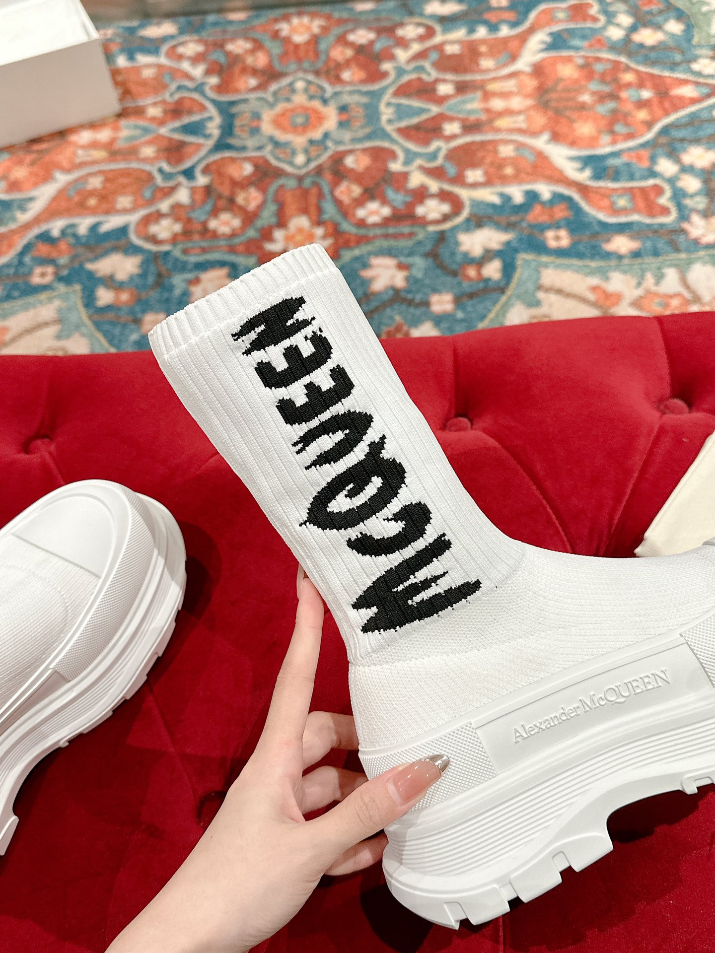 Alexander McQueen Queen 22s Graffiti Scrolling Sock Boots: New High-Heeled Unique Design - 图片 7
