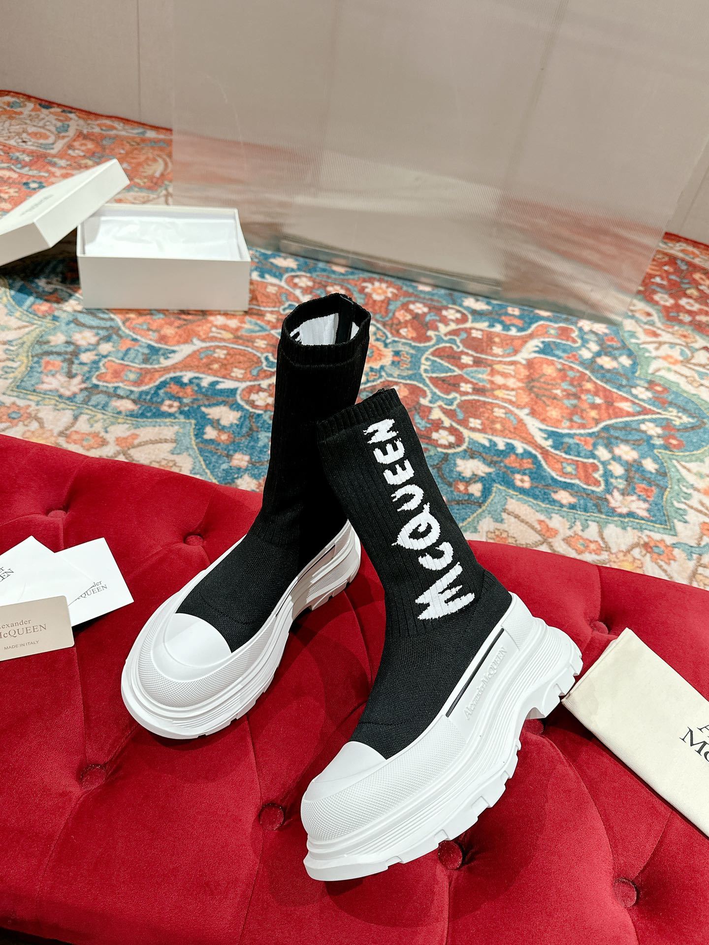 Alexander McQUEEN Queen 22s Graffiti Scrolling Sock Boots: New High-Top Design in Zirconium Fabric - 图片 3
