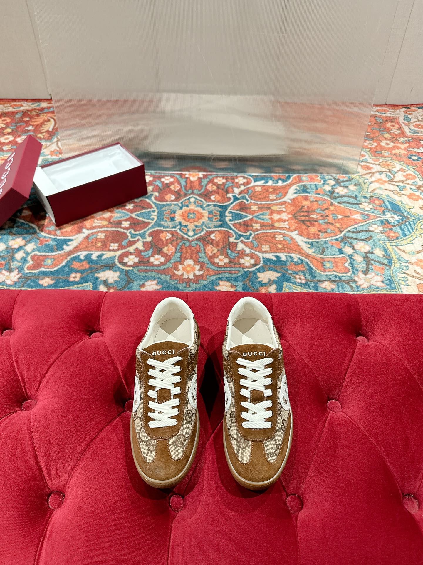 NO:260523,Women, men's Gucci latest Forrest Gump shoes, German training shoes, casual shoes, retro and fashionable, simple and high-end, casual matching, very light and comfortable upper, original cowhide, mesh splicing, sheepskin inner latest open mold original outsole size: women 35-40 men 39-44 (women 41 men 45 custom, non-return and exchange), casual shoes/sports shoes, gucci, sneakers, cowhide, sheepskin19860909女 男  Gucci 最新款 阿甘鞋 德训鞋 休闲鞋 复古时尚 简约高级 随意搭配 上脚非常轻便舒适鞋面原版牛皮面 网面拼接 羊皮内里 最新开模原版大底码数:女35-40 男39-44（女41 男45 定制 不退换）,休闲鞋/运动鞋,gucci,sneakers,cowhide,sheepskin,Women's Shoes