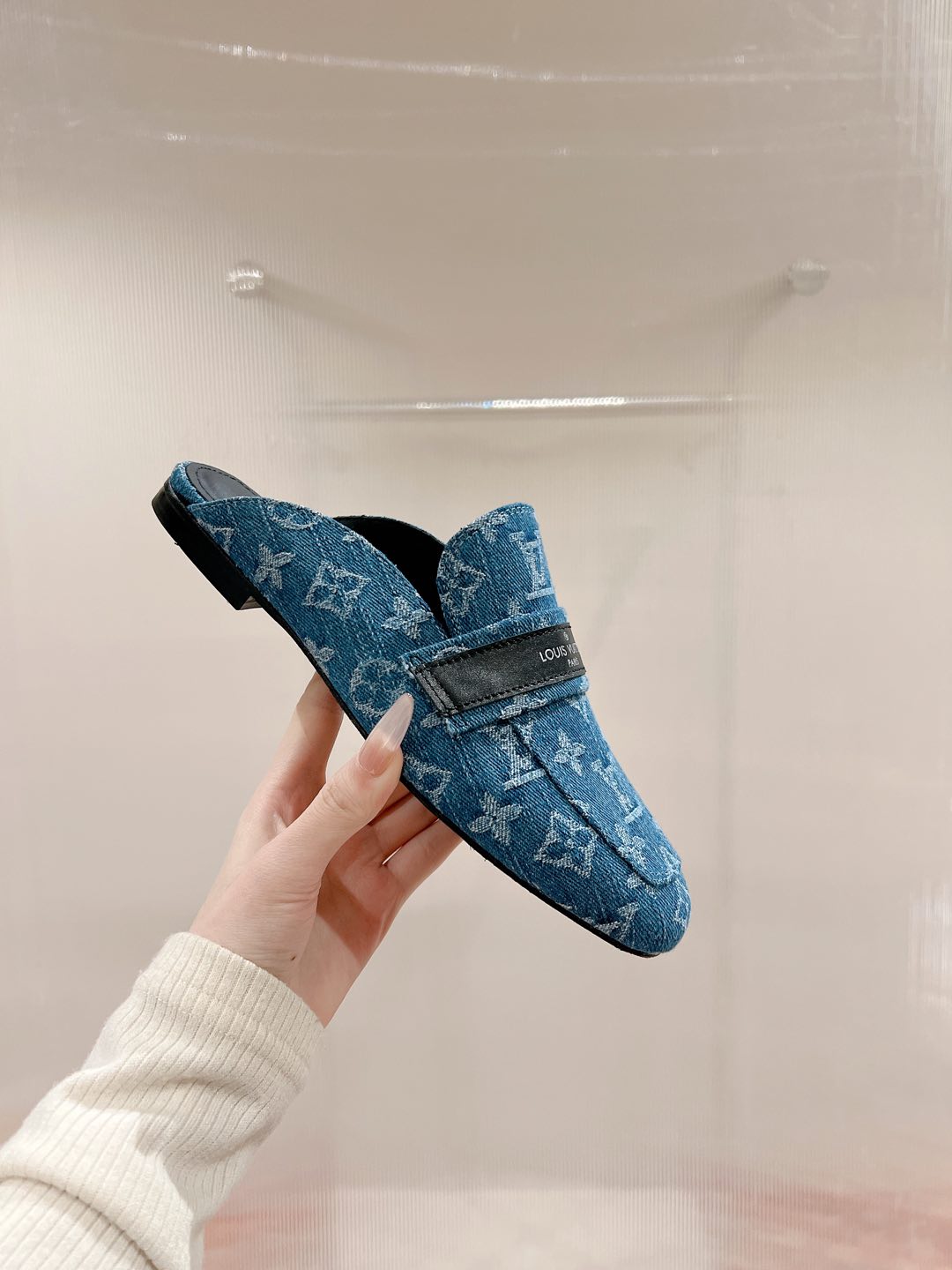 Louis Vuitton Denim Monogram Mules, 2023 Spring Collection, Size 35-39 5 i1735070068277 2336 0 6