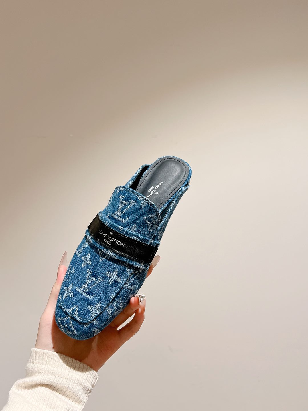 Louis Vuitton Denim Monogram Mules, 2023 Spring Collection, Size 35-39 4 i1735070068277 9583 0 7