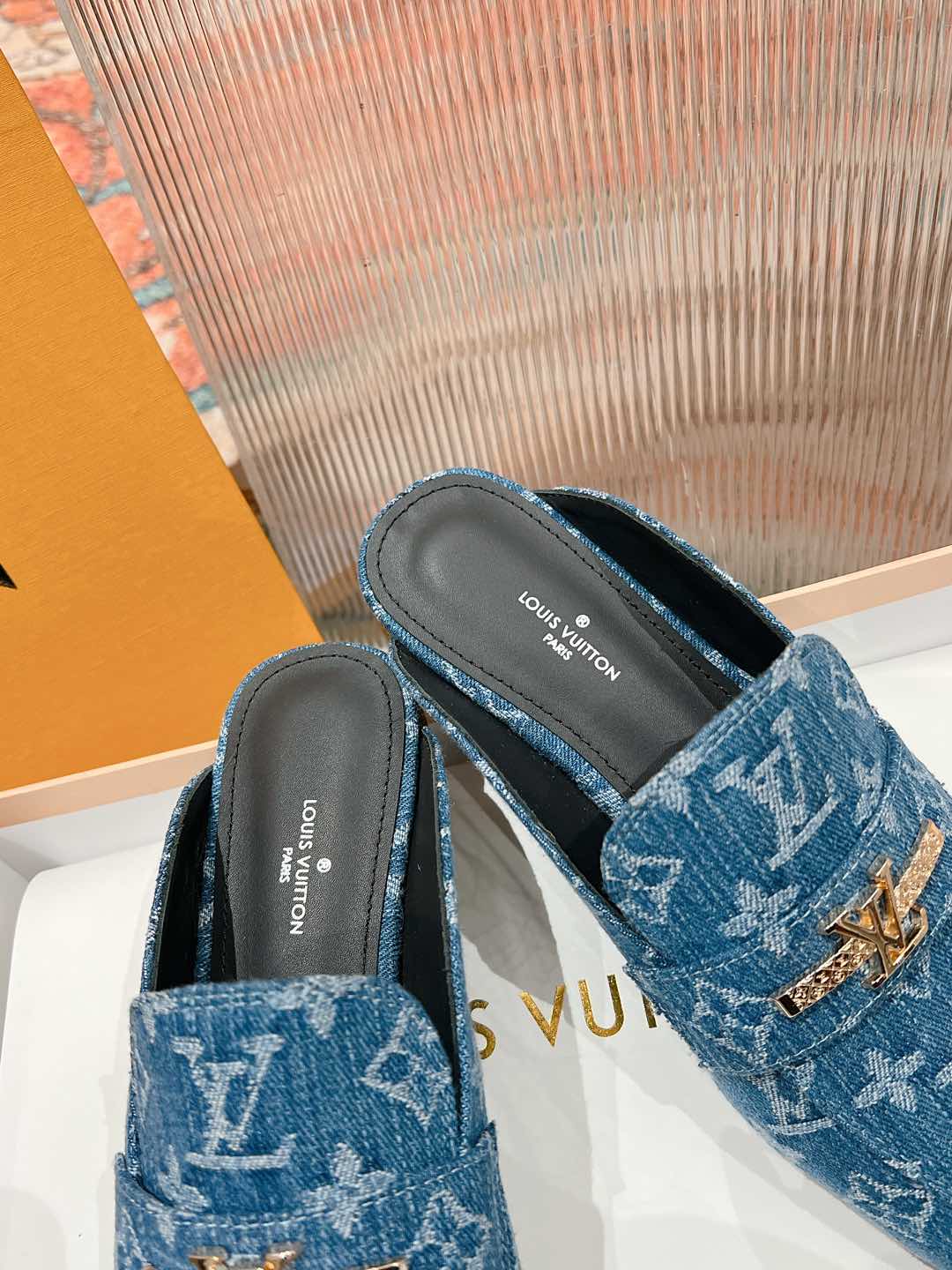 Louis Vuitton Denim Monogram Mules with Gold-Tone Hardware 7 i1735070412999 7732 0 8