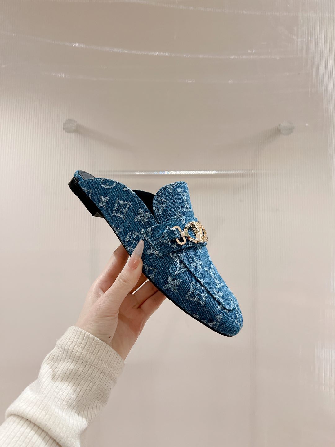 Louis Vuitton Denim Monogram Mules with Gold-Tone Hardware 4 i1735070930429 663 0 6
