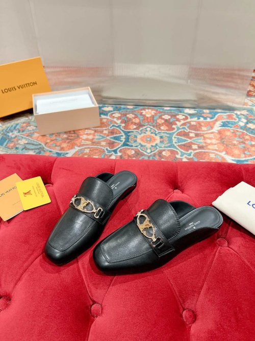 Louis Vuitton Black Leather Mule with Gold-Tone Chain Detail 6 Louis Vuitton Black Leather Mule with Gold-Tone Chain Detail