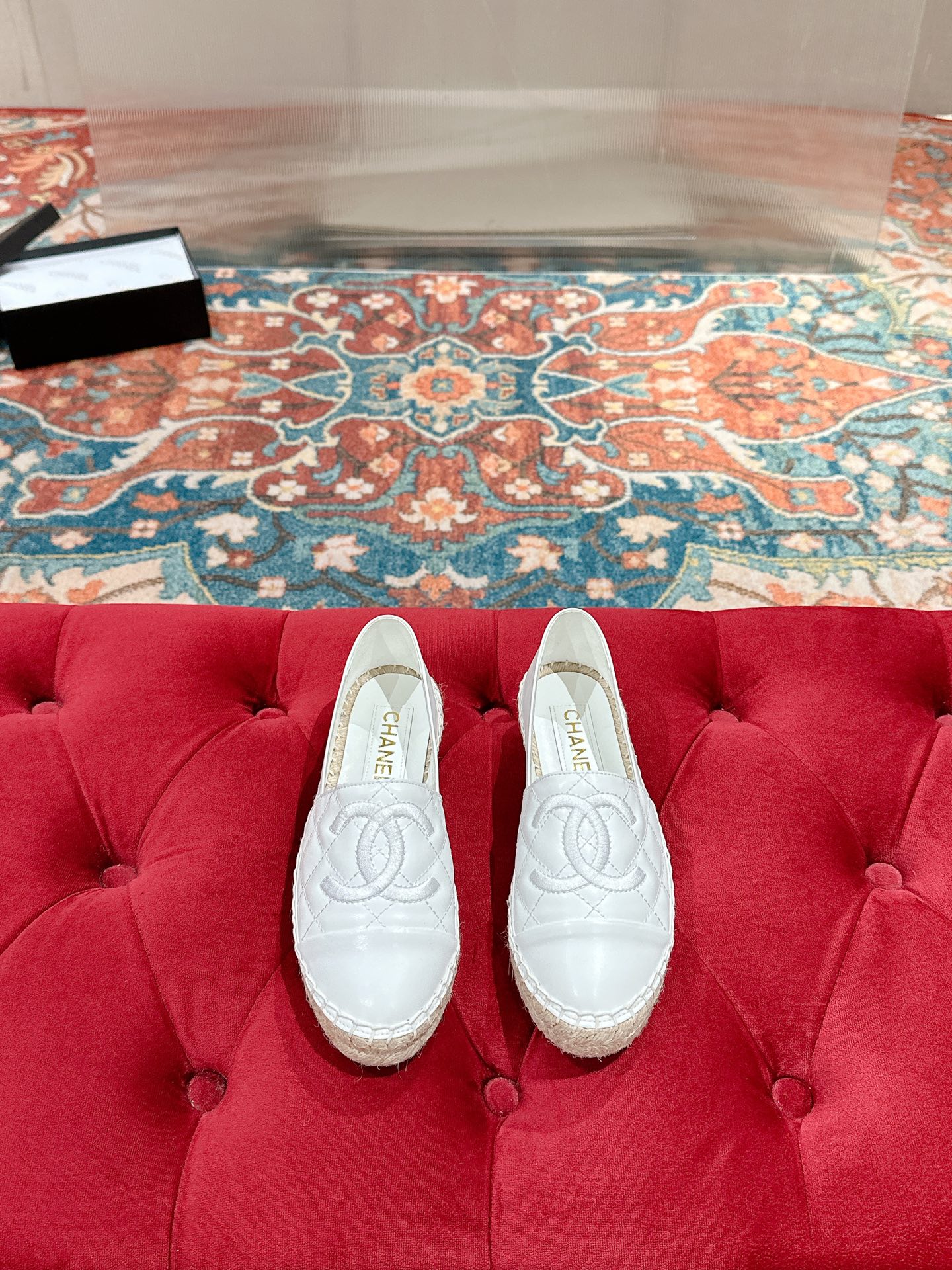 NO:221704,CHANEL's new early spring fisherman's shoes, top version, all the inner foot pads are made of original imported sheepskin!  Code 35-39 (40.41 Customized, No Return and Exchange) Standard Code With Full Package, Fisherman's Shoes, Chanel, Espadrilles, Sheepskin19860909CHANEL 早春新款渔夫鞋 顶级版本 内里垫脚均采用原版进口羊皮 ！码数35-39（40.41 定制 不退换）标准码 配全套包装,渔夫鞋,chanel,espadrilles,sheepskin,Women's Shoes