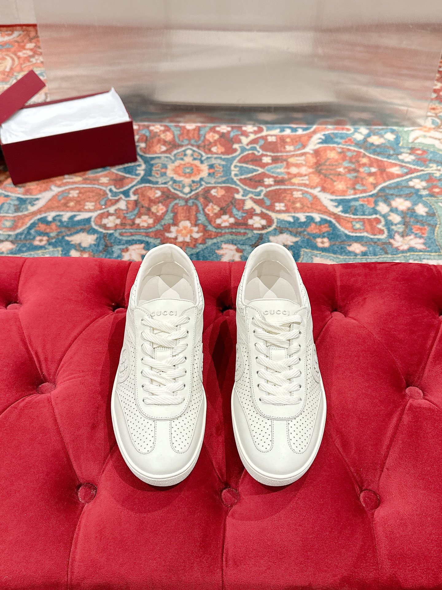 NO:260528,Women, men's Gucci latest Forrest Gump shoes, German training shoes, casual shoes, retro and fashionable, simple and high-end, casual matching, very light and comfortable upper, original cowhide, mesh splicing, sheepskin inner latest open mold original outsole size: women 35-40 men 39-44 (women 41 men 45 custom, non-return and exchange), casual shoes/sports shoes, gucci, sneakers, cowhide, sheepskin19860909女 男  Gucci 最新款 阿甘鞋 德训鞋 休闲鞋 复古时尚 简约高级 随意搭配 上脚非常轻便舒适鞋面原版牛皮面 网面拼接 羊皮内里 最新开模原版大底码数:女35-40 男39-44（女41 男45 定制 不退换）,休闲鞋/运动鞋,gucci,sneakers,cowhide,sheepskin,Women's Shoes