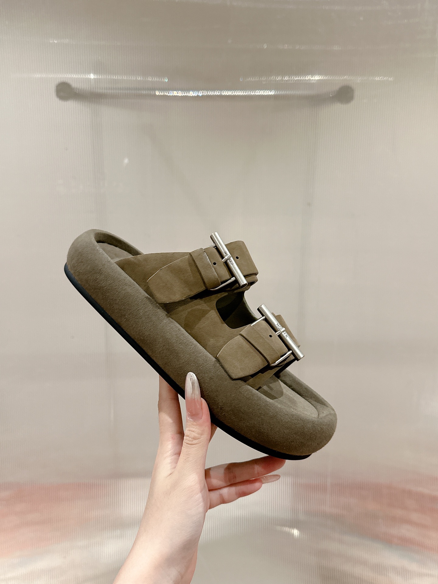 McQueen’s Arc-Handed Bullskin/Sweet Shoes: Quality Certified, Comfortable Design, Unisex Sizing - 图片 4