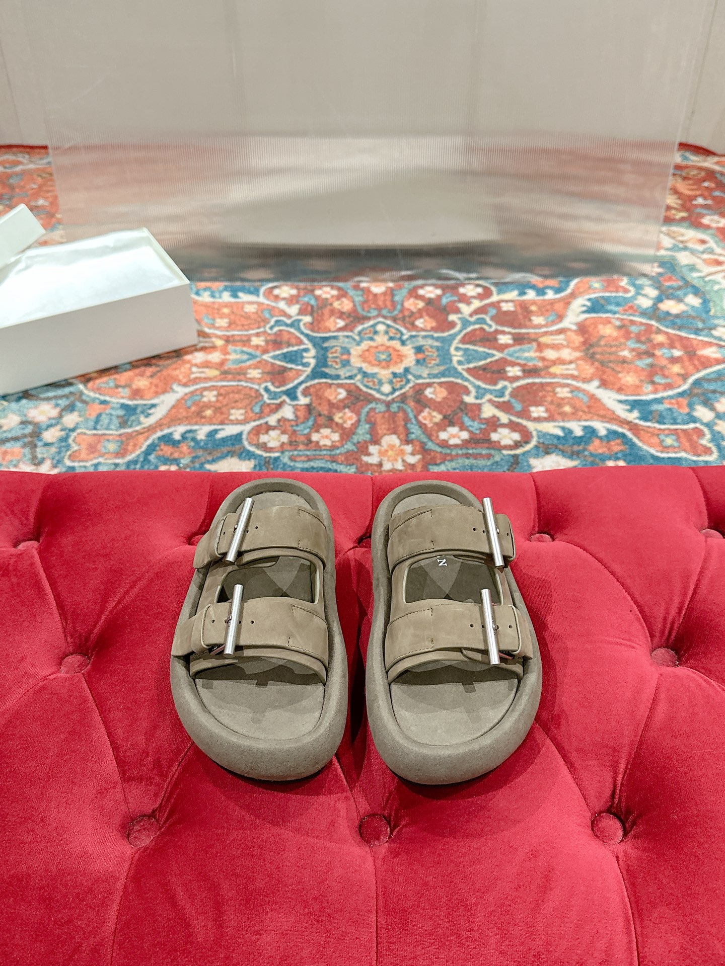McQueen’s Arc-Handed Bullskin/Sweet Shoes: Quality Certified, Comfortable Design, Unisex Sizing - 图片 2