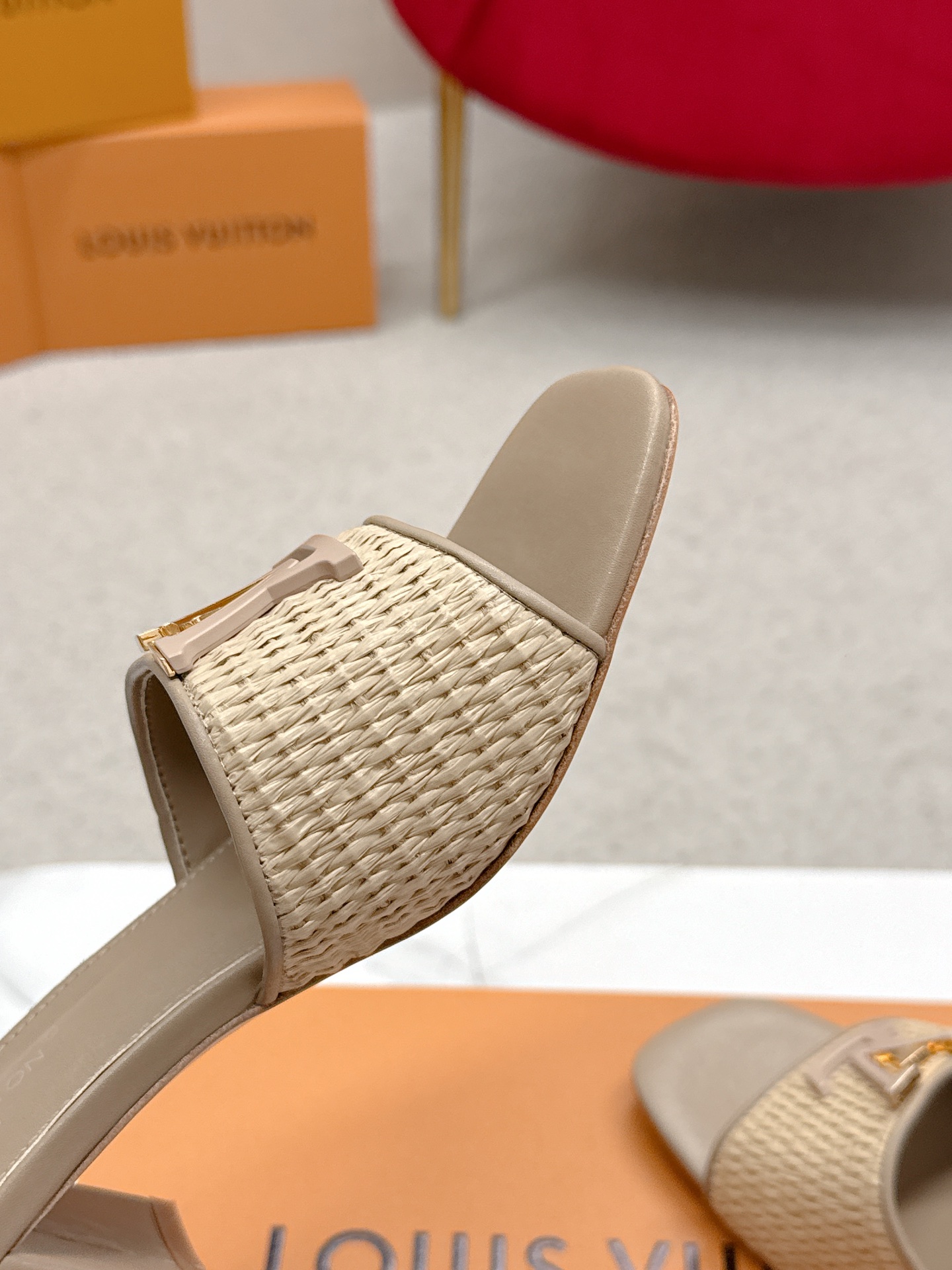 “Louis Vuitton 624 Heel Sandals: Top Version Review” - 图片 8