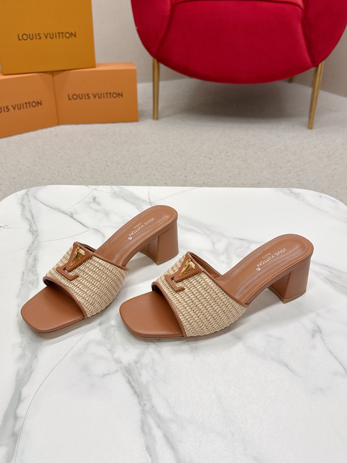Louis Vuitton Sandals Review: Top Version with 624Losis Vuitt Design - 图片 6