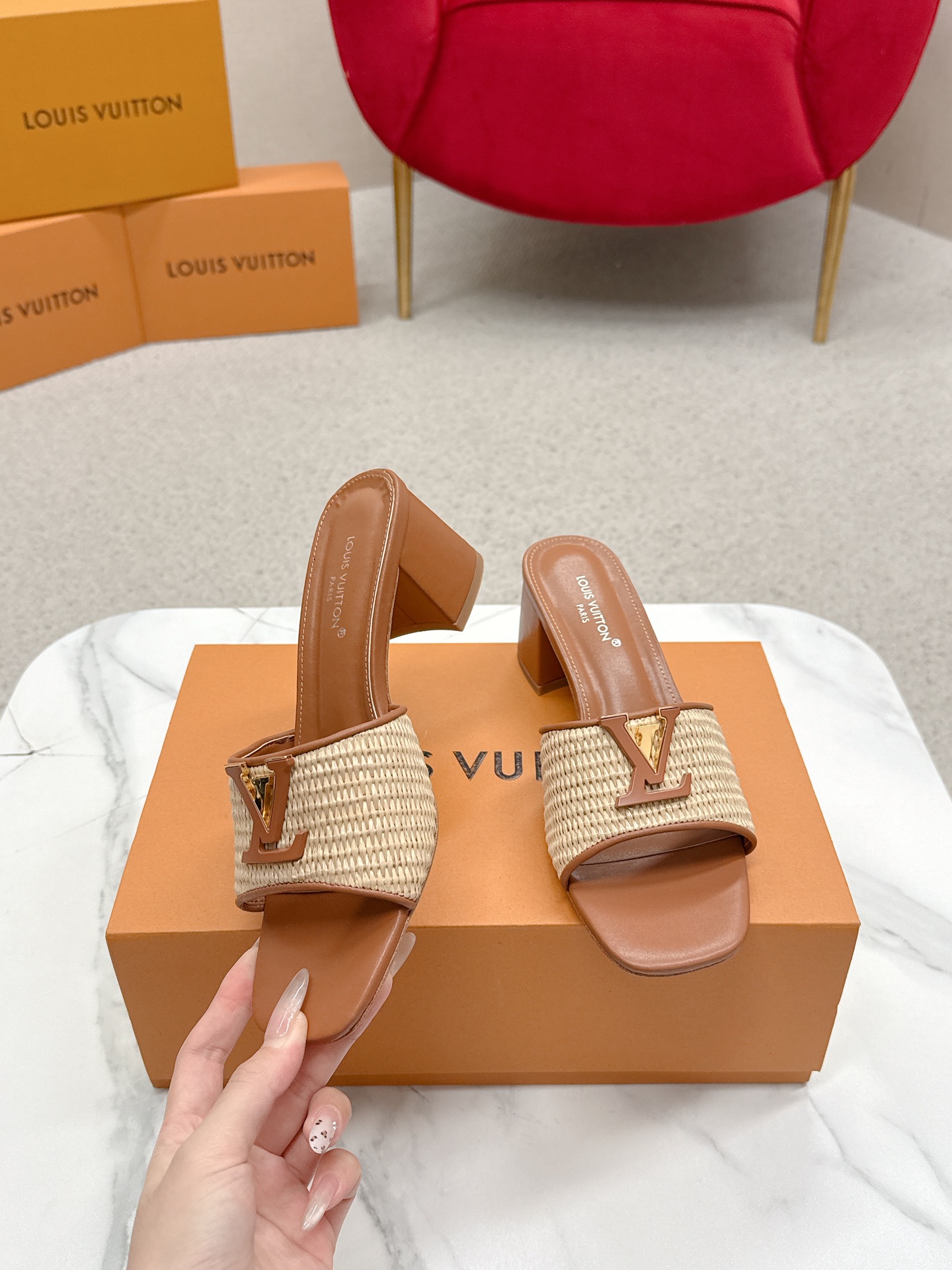 Louis Vuitton Sandals Review: Top Version with 624Losis Vuitt Design