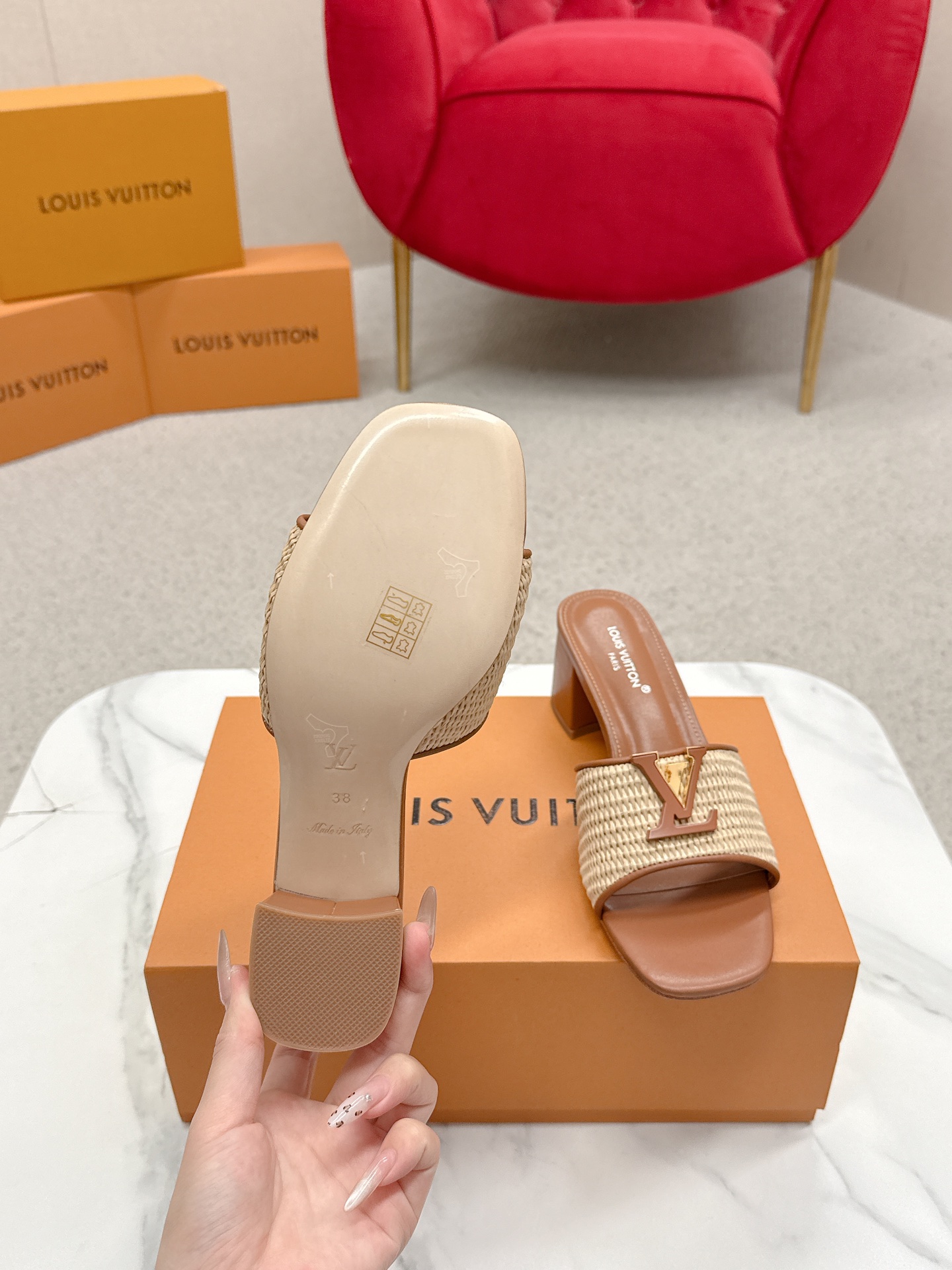 Louis Vuitton Sandals Review: Top Version with 624Losis Vuitt Design - 图片 9