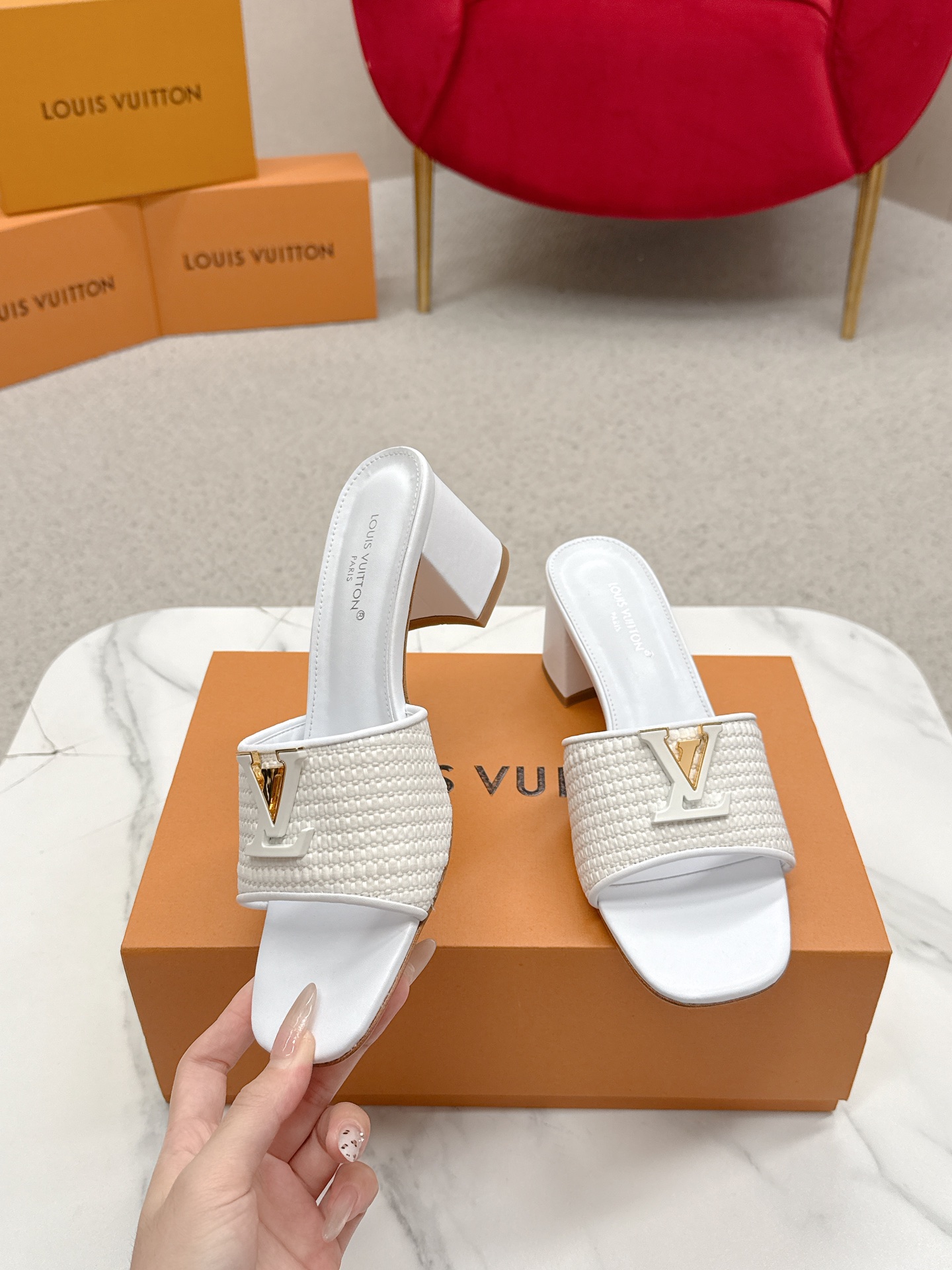 Title: Louis Vuitton 624 Heel Sandals Review Summary: Review of Louis Vuitton 624 heel sandals, top version, mentioning full air and streets.