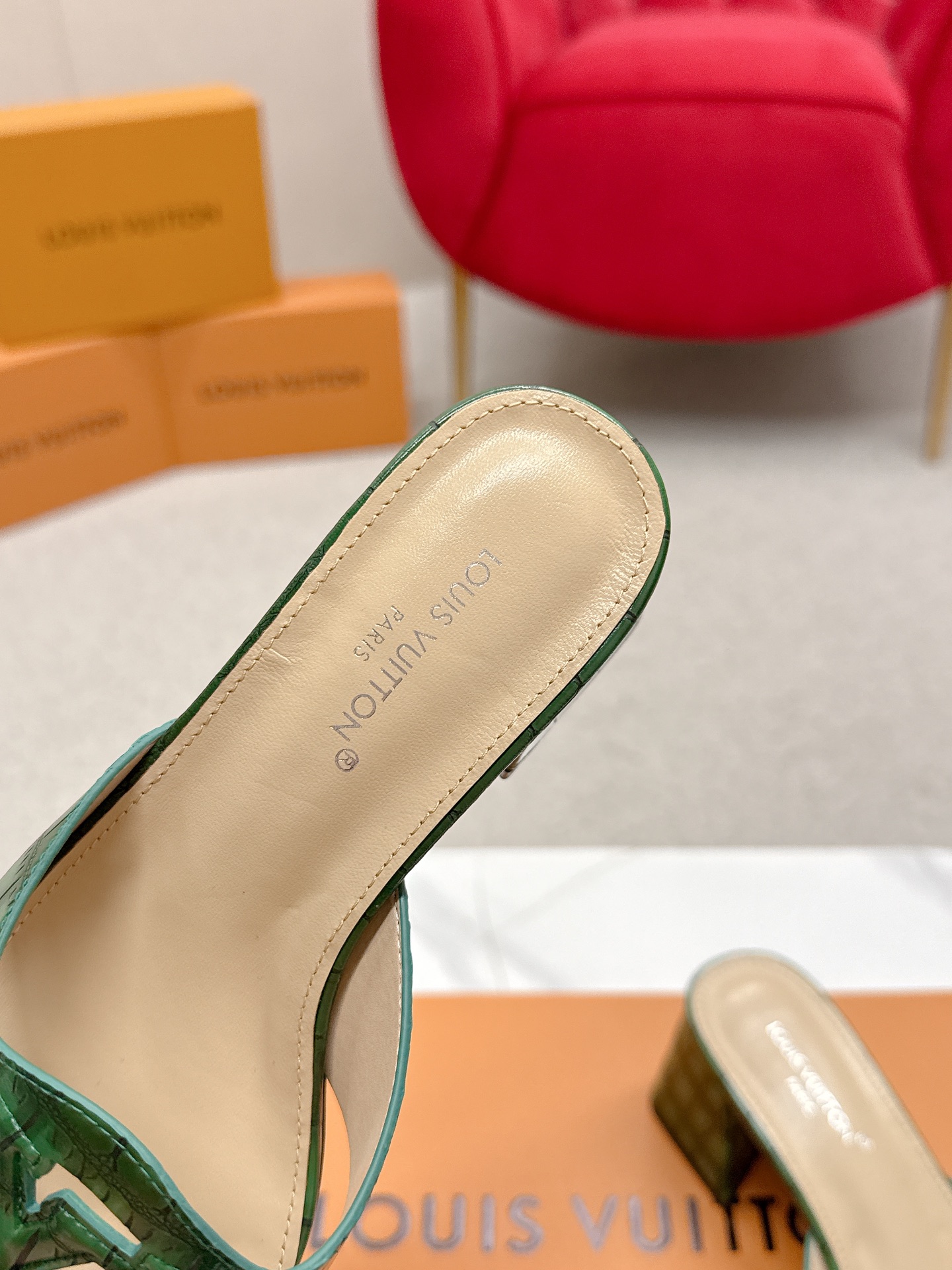 “624Losis Vuitt Heel Sandals LV Louis Vuitton Top Version Review: Airy Streets Full of Dents” - 图片 7