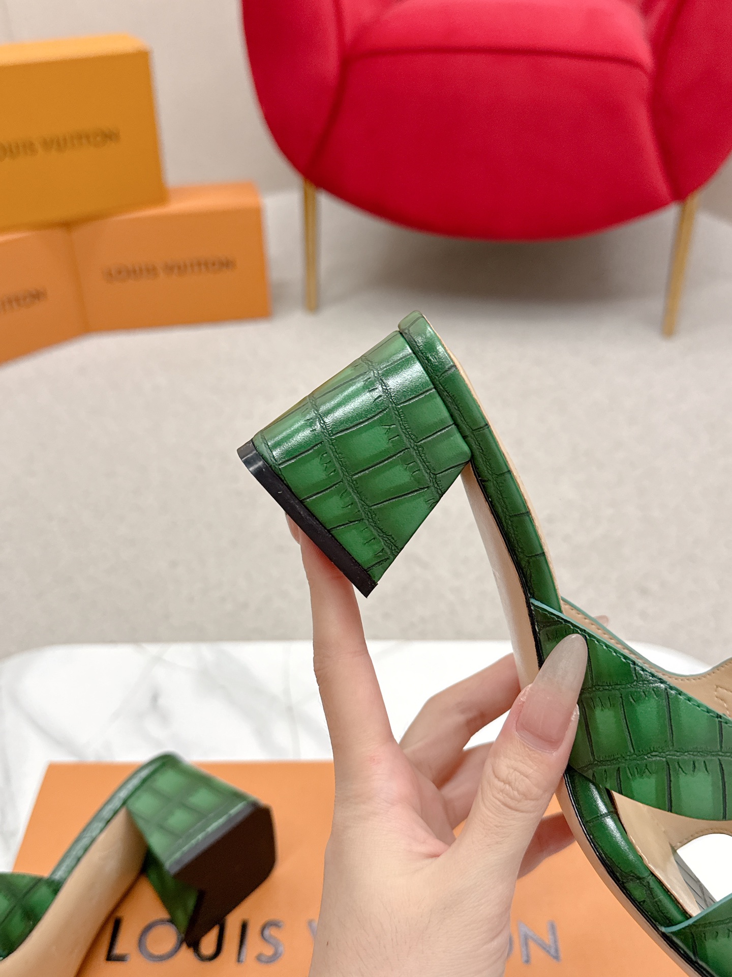 “624Losis Vuitt Heel Sandals LV Louis Vuitton Top Version Review: Airy Streets Full of Dents” - 图片 8