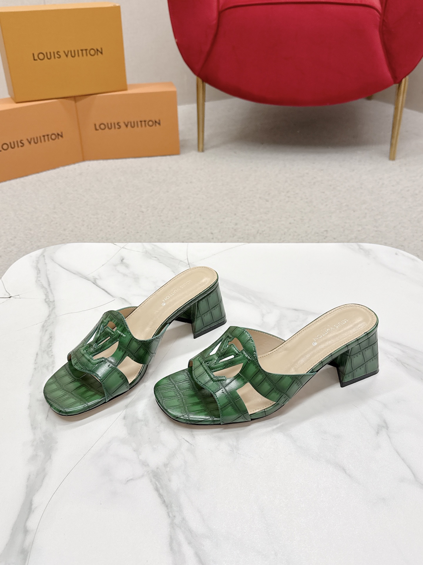 “624Losis Vuitt Heel Sandals LV Louis Vuitton Top Version Review: Airy Streets Full of Dents” - 图片 6