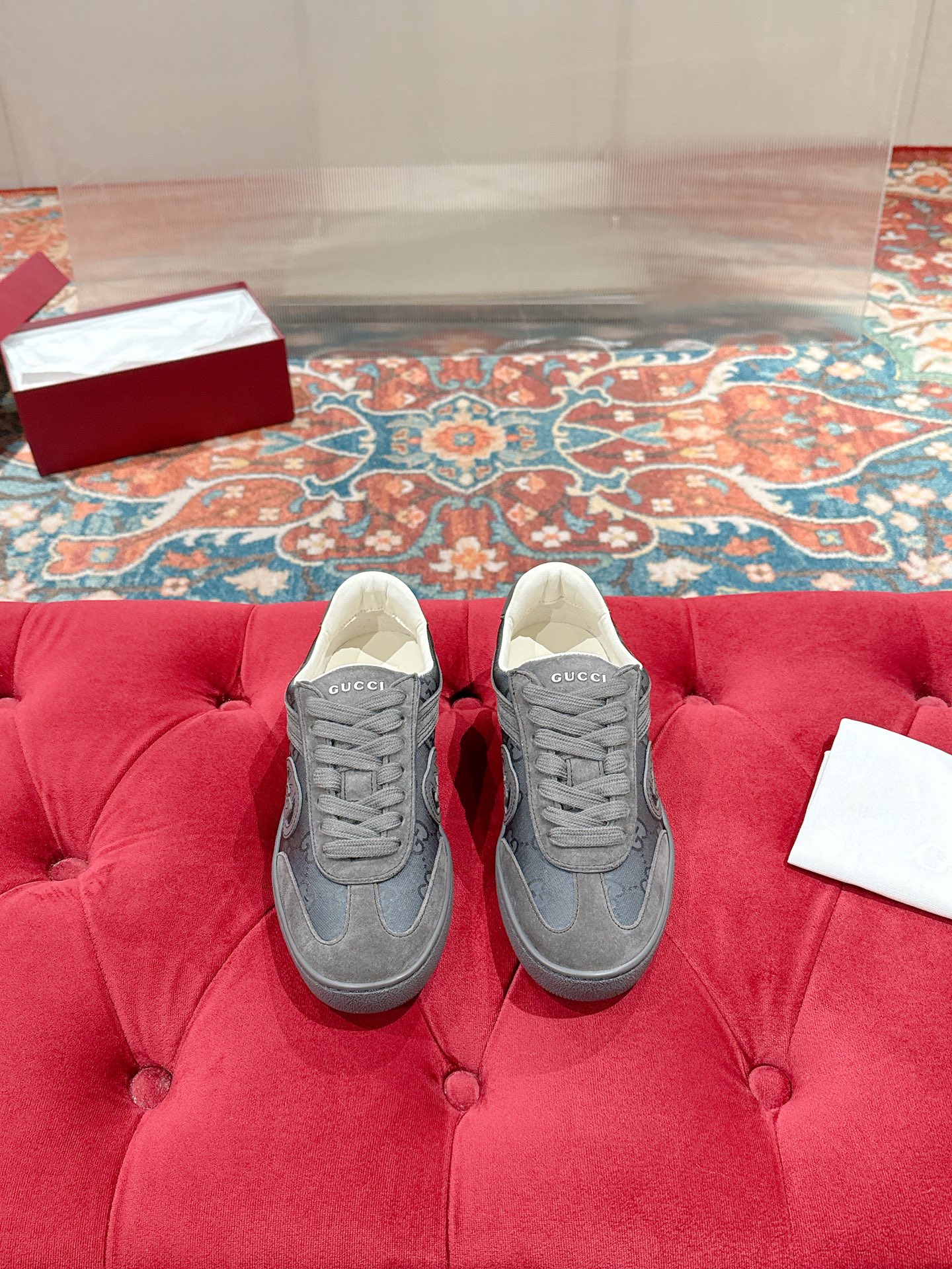 NO:464747,Women, men's Gucci latest Forrest Gump shoes, German training shoes, casual shoes, retro and fashionable, simple and high-end, casual matching, very light and comfortable upper, original cowhide, mesh splicing, sheepskin inner latest open mold original outsole size: women 35-40 men 39-44 (women 41 men 45 custom, non-return and exchange), casual shoes/sports shoes, gucci, sneakers, cowhide, sheepskin19860909女 男 Gucci 最新款 阿甘鞋 德训鞋 休闲鞋 复古时尚 简约高级 随意搭配 上脚非常轻便舒适鞋面原版牛皮面 网面拼接 羊皮内里 最新开模原版大底码数:女35-40 男39-44（女41 男45 定制 不退换）,休闲鞋/运动鞋,gucci,sneakers,cowhide,sheepskin,Women's Shoes