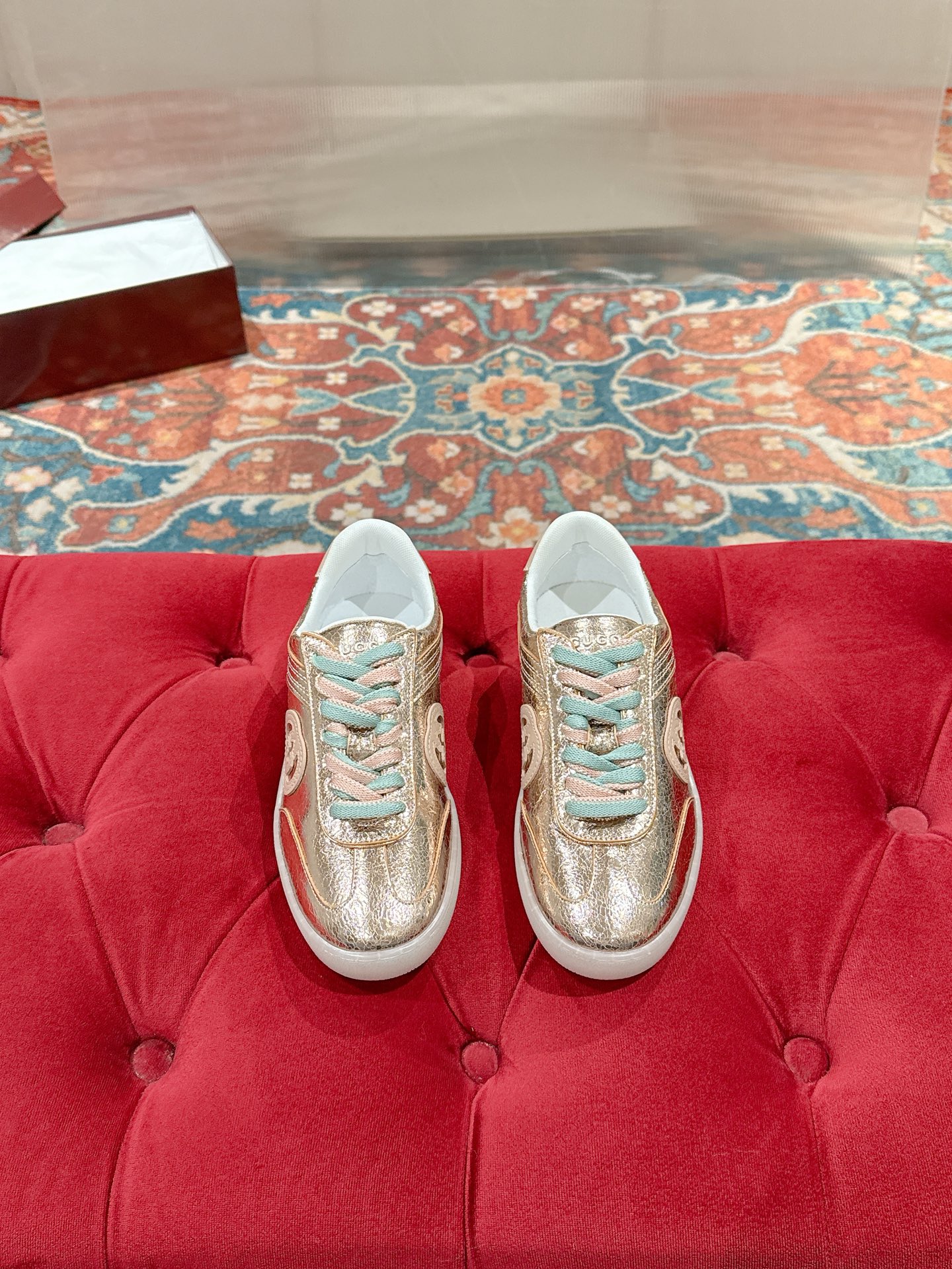 NO:668663,Women's Gucci latest Forrest Gump shoes, moral training shoes, casual shoes, retro fashion, simple and advanced, casual matching, very light and comfortable upper, original cowhide surface, mesh splicing, sheepskin lining, latest molded original outsole size: women's 35-40 (women's 40 customized, non-returnable), casual shoes/sports shoes, gucci, sneakers, cowhide, sheepskin19860909女 Gucci 最新款 阿甘鞋 德训鞋 休闲鞋 复古时尚 简约高级 随意搭配 上脚非常轻便舒适鞋面原版牛皮面 网面拼接 羊皮内里 最新开模原版大底码数:女35-40（女40 定制 不退换）,休闲鞋/运动鞋,gucci,sneakers,cowhide,sheepskin,Women's Shoes