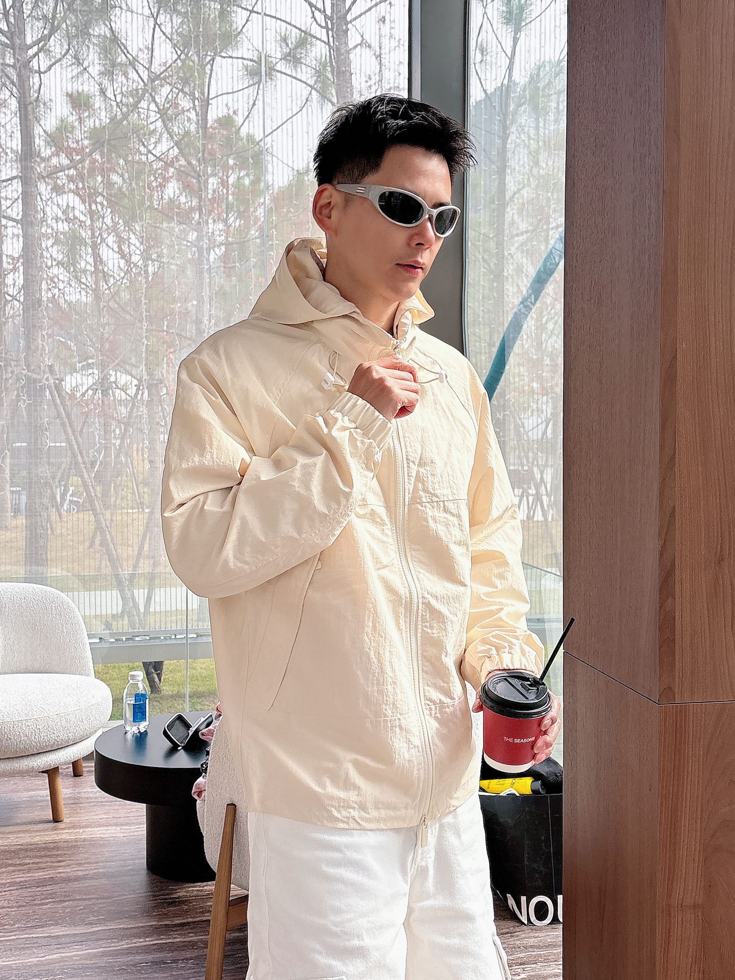 NO:120057,The same style on the official website of Burberry, complete with three standards!  2025 spring and summer new men's jacket, fashionable and casual high-end version!  Customized fabrics for counters are breathable and comfortable, with impeccable details, and the brand element design concept reflects high quality. The feel is delicate and soft!  It is casually cut, with a great upper body style!  Code number M-3Xl.,,burberry,jackets & coats,jackets & coats,alexander wang19860909巴宝莉官网同款,三标齐全！2025春夏新款男士夹克外套,时尚休闲高端版本！专柜定制面料 透气舒适度高,细节无可挑剔,品牌元素设计理念,体现高品质.手感细腻柔软！呈现休闲裁剪,上身版型超赞！码数M-3Xl .,,burberry,jackets & coats,jackets & coats,alexander wang,Men's clothing