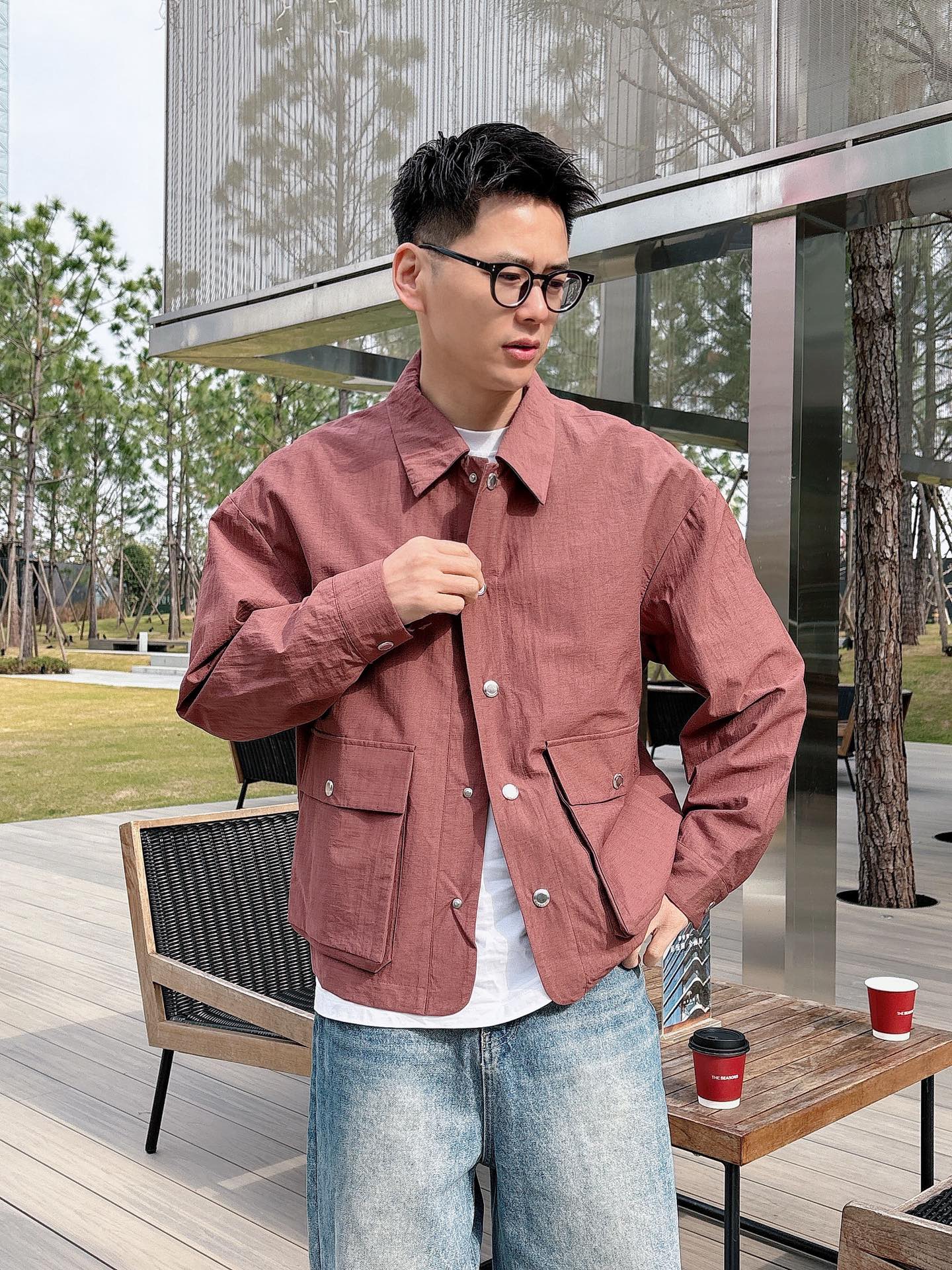 NO:120071,The same model on the .bc official website, complete with three standards!  2025 spring and summer new men's jacket, fashionable and casual high-end version!  Customized fabrics for counters are breathable and comfortable, with impeccable details, and the brand element design concept reflects high quality. The feel is delicate and soft!  It is casually cut, with a great upper body style!  Code number M-3Xl.,,jackets & coats,jackets & coats,alexander wang19860909.bc官网同款,三标齐全！2025春夏新款男士夹克外套,时尚休闲高端版本！专柜定制面料 透气舒适度高,细节无可挑剔,品牌元素设计理念,体现高品质.手感细腻柔软！呈现休闲裁剪,上身版型超赞！码数M-3Xl .,,jackets & coats,jackets & coats,alexander wang,Men's clothing