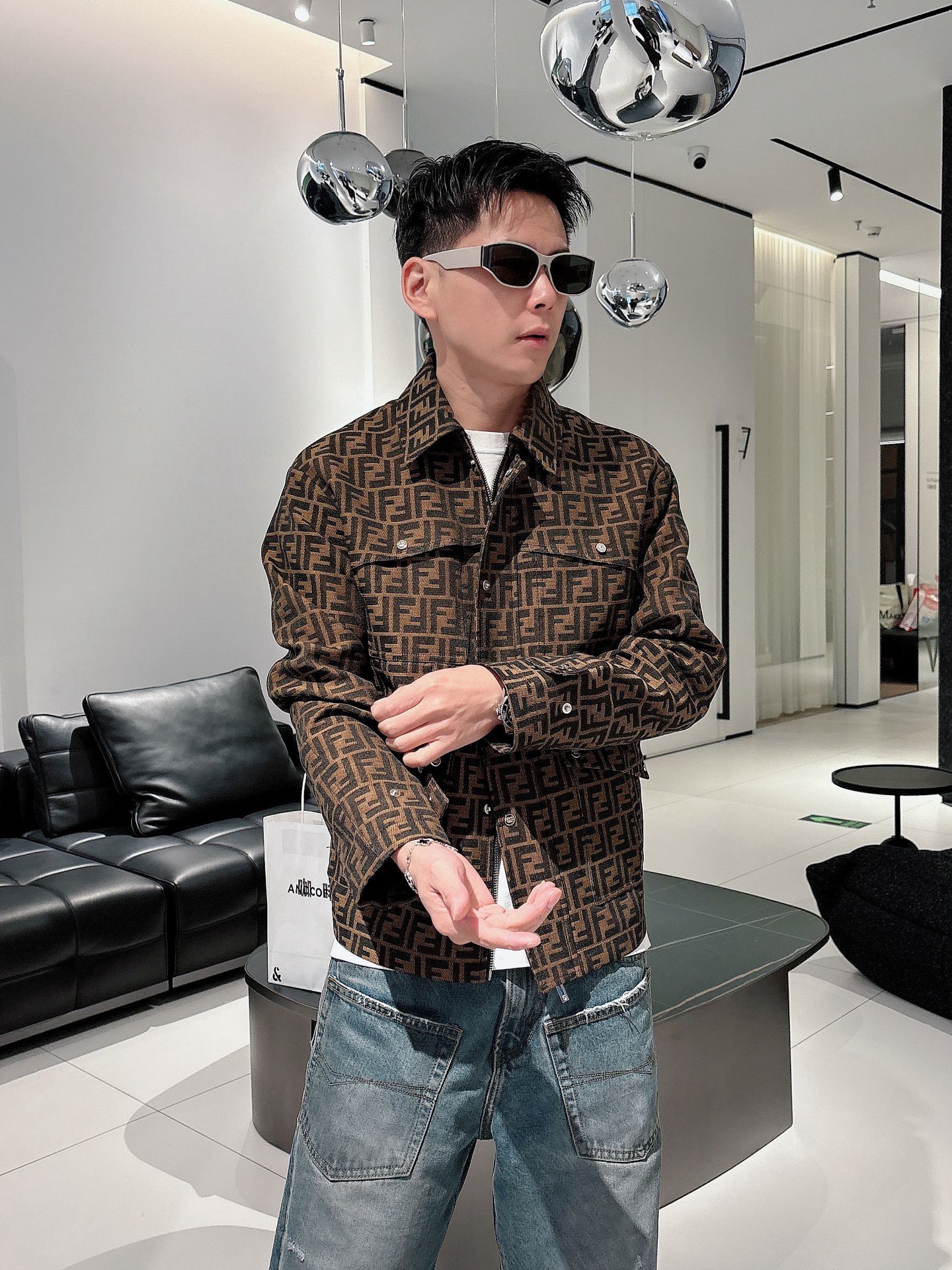  上新 。FD爆款*新品 官网同款，三标齐全！2025春夏新款男士夹克外套，时尚休闲高端版本！专柜定制面