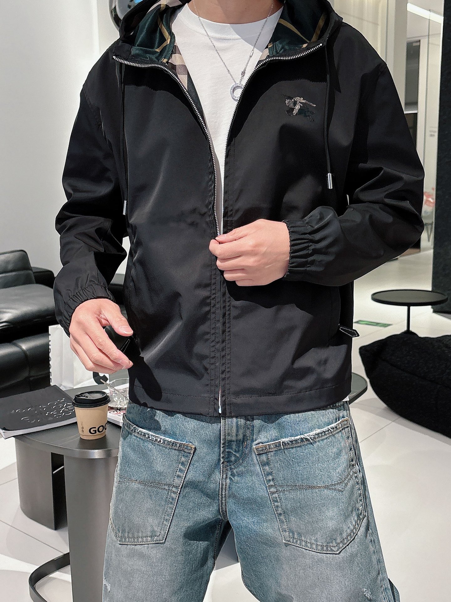  上新 。BBR*新品 无痕内里 顶级品质
官网同款，三标齐全！2025新款男士夹克外套，时尚休闲高端版