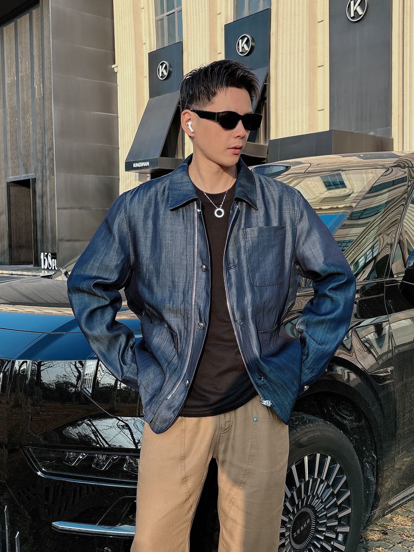 NO:129353,New .LP official website has the same model, complete three standards!  New spring and summer men's jacket, fashionable and casual high-end version!  Customized fabrics for counters are breathable and comfortable, with impeccable details, and the brand element design concept reflects high quality. The feel is delicate and soft!  It is casually cut, with a great upper body style!  Code number M-3Xl.,,loro piana,jackets & coats,jackets & coats,alexander wang19860909上新 .LP官网同款,三标齐全！春夏新款男士夹克外套,时尚休闲高端版本！专柜定制面料 透气舒适度高,细节无可挑剔,品牌元素设计理念,体现高品质.手感细腻柔软！呈现休闲裁剪,上身版型超赞！码数M-3Xl .,,loro piana,jackets & coats,jackets & coats,alexander wang,Men's clothing