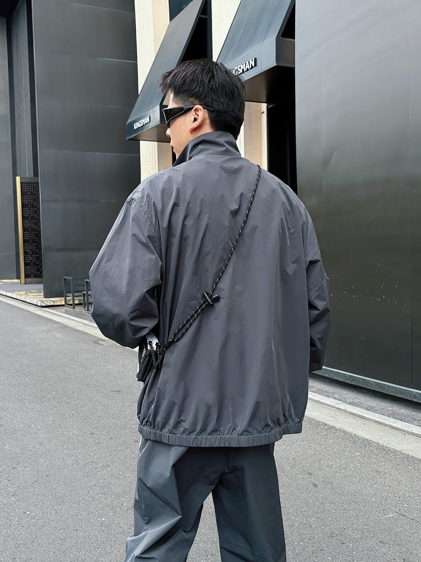 出货 蒙口 一款四季组合面料 上新🈺25ss早春运动套装尼龙风衣➕卫裤 现货秒发本款运动衫为轻盈科技面料