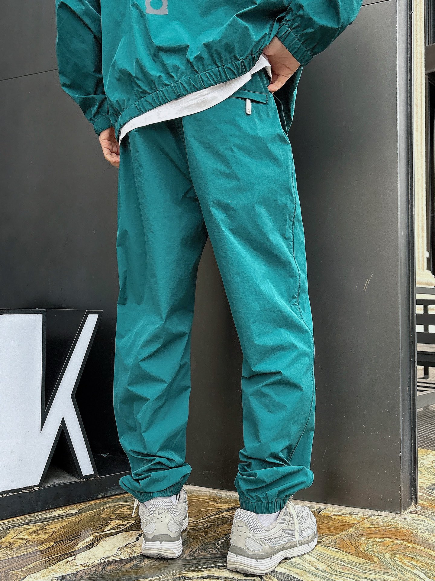 防晒服套装 一款四季组合面料 巴黎世家 上新🈺25ss早春运动套装尼龙风衣➕卫裤 现货秒发本款运动衫为轻