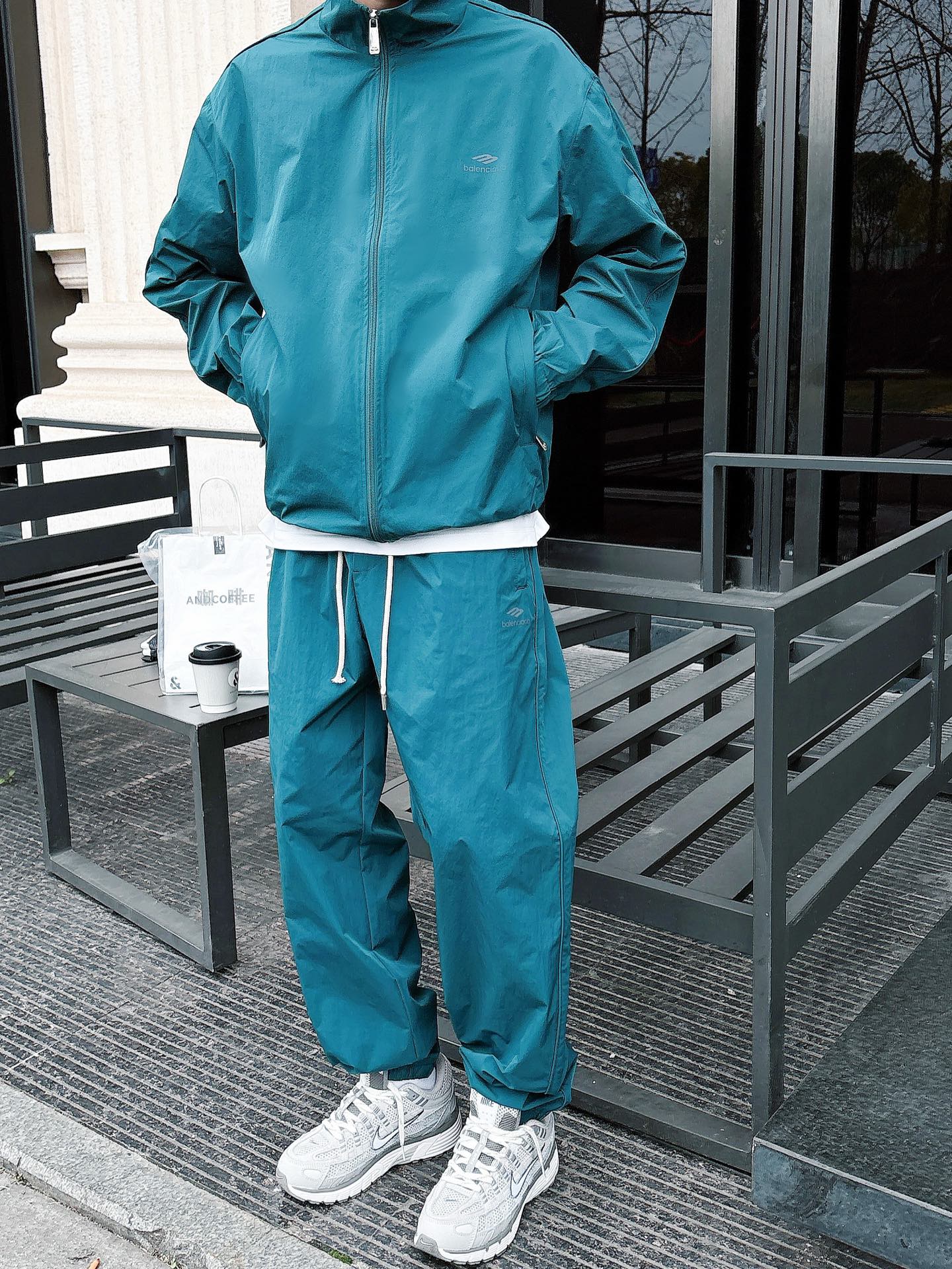 防晒服套装 一款四季组合面料 巴黎世家 上新🈺25ss早春运动套装尼龙风衣➕卫裤 现货秒发本款运动衫为轻