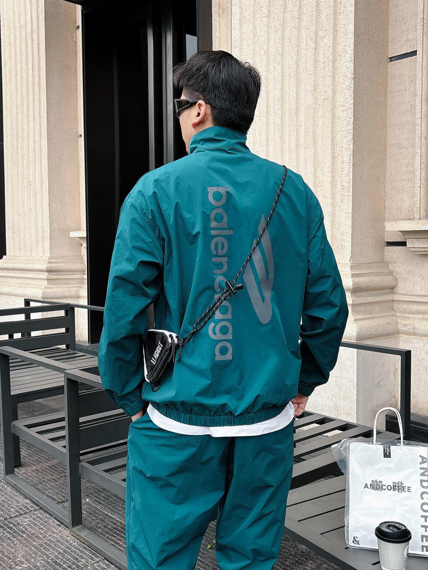 防晒服套装 一款四季组合面料 巴黎世家 上新🈺25ss早春运动套装尼龙风衣➕卫裤 现货秒发本款运动衫为轻