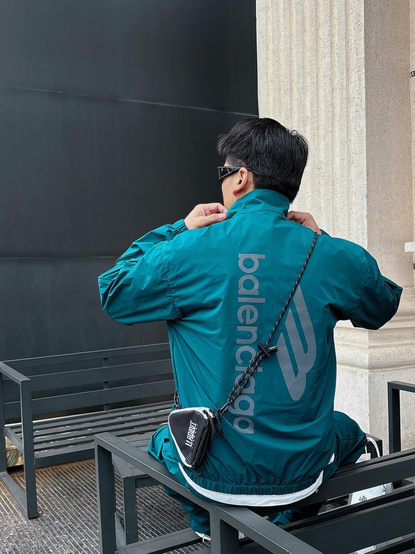 防晒服套装 一款四季组合面料 巴黎世家 上新🈺25ss早春运动套装尼龙风衣➕卫裤 现货秒发本款运动衫为轻