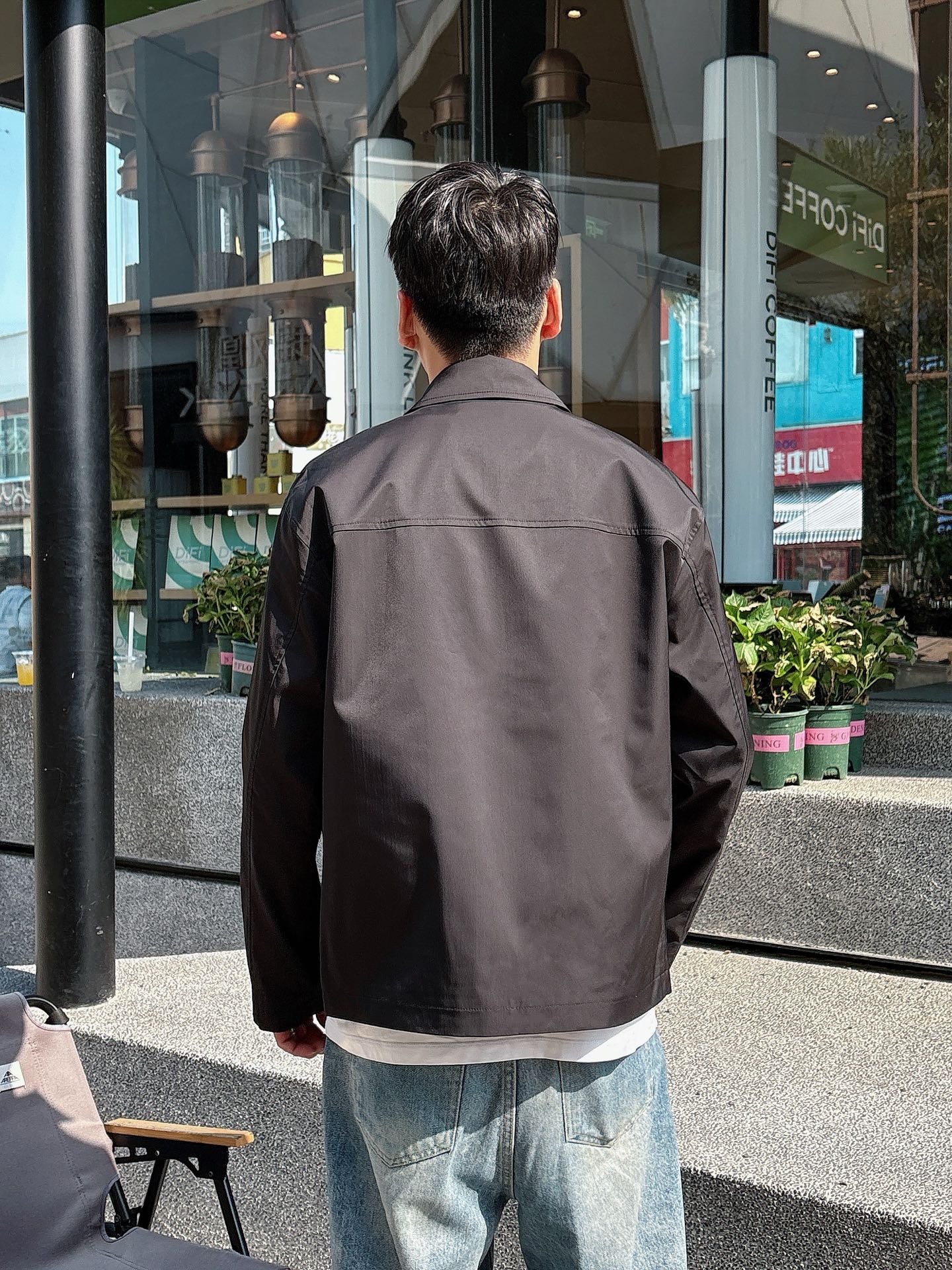 
FD  2025春季新款夹克外套，秀场新品‼品相非常完美，舒适保暖，三标齐全色泽饱满诱人，非常出彩的设