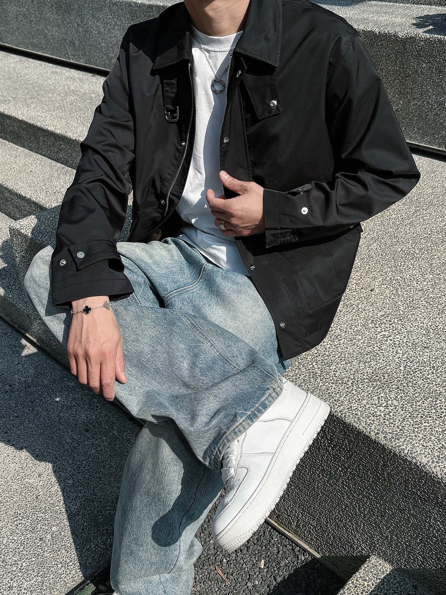 
FD  2025春季新款夹克外套，秀场新品‼品相非常完美，舒适保暖，三标齐全色泽饱满诱人，非常出彩的设