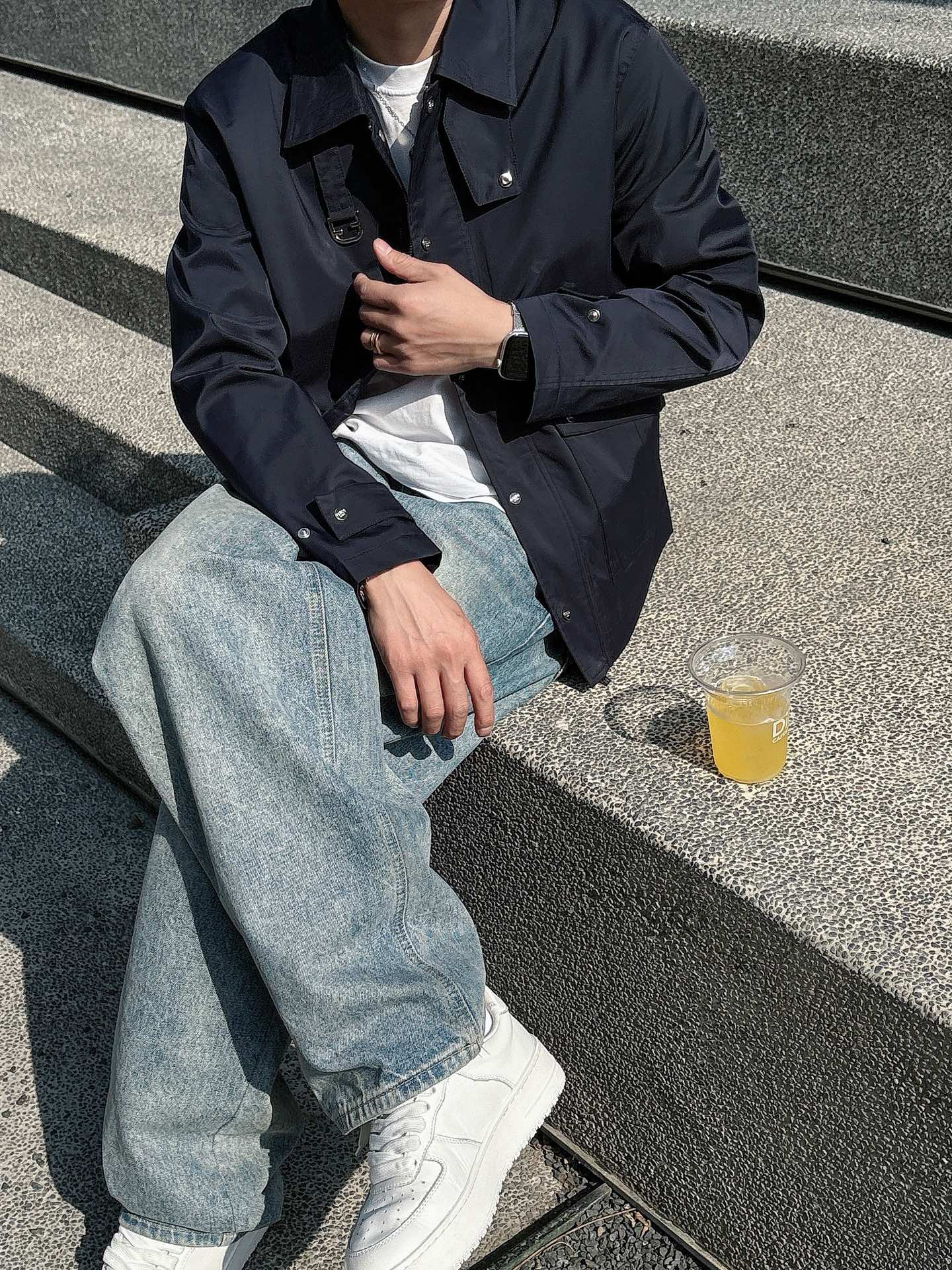 
FD  2025春季新款夹克外套，秀场新品‼品相非常完美，舒适保暖，三标齐全色泽饱满诱人，非常出彩的设