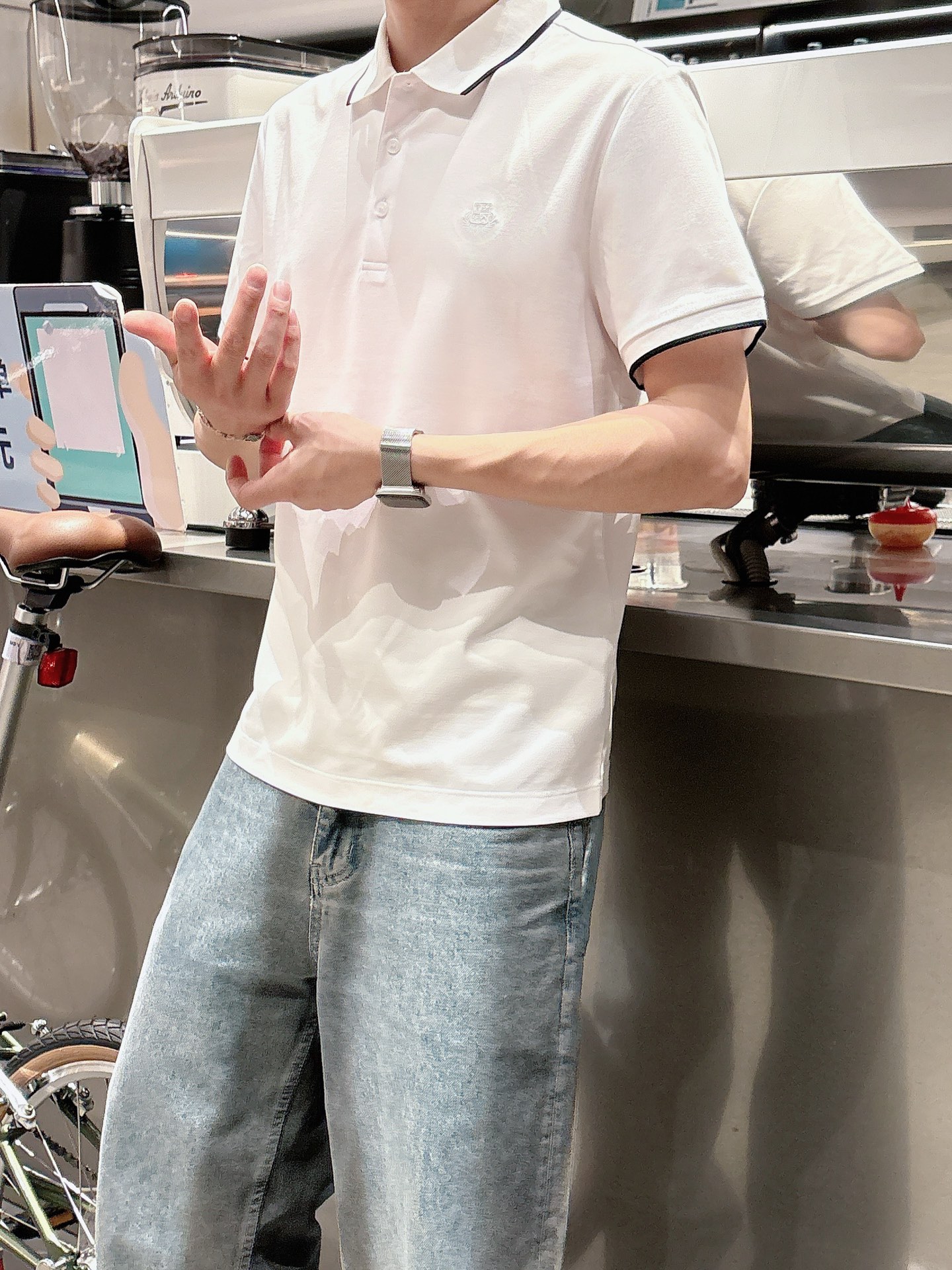  
lP🆕夏季新品翻领Polo短袖
时尚单品设计，更加时尚舒适，高标准定制，上身非常有型，奢华品牌经典L