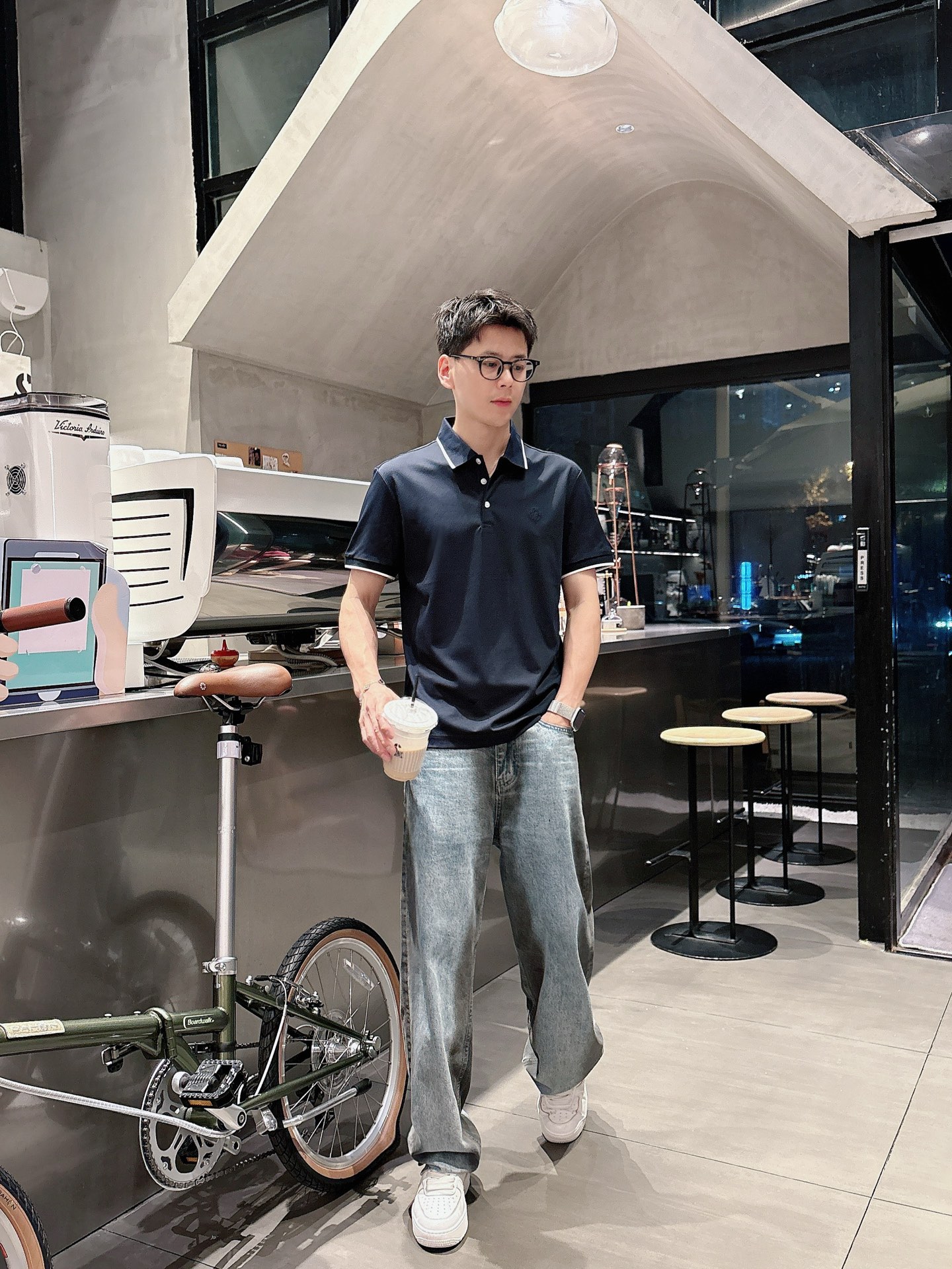  
lP🆕夏季新品翻领Polo短袖
时尚单品设计，更加时尚舒适，高标准定制，上身非常有型，奢华品牌经典L