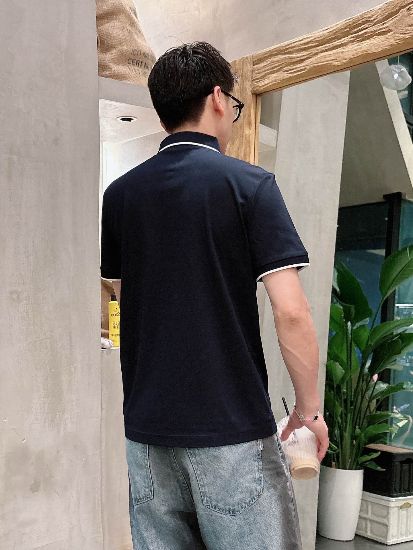  
lP🆕夏季新品翻领Polo短袖
时尚单品设计，更加时尚舒适，高标准定制，上身非常有型，奢华品牌经典L